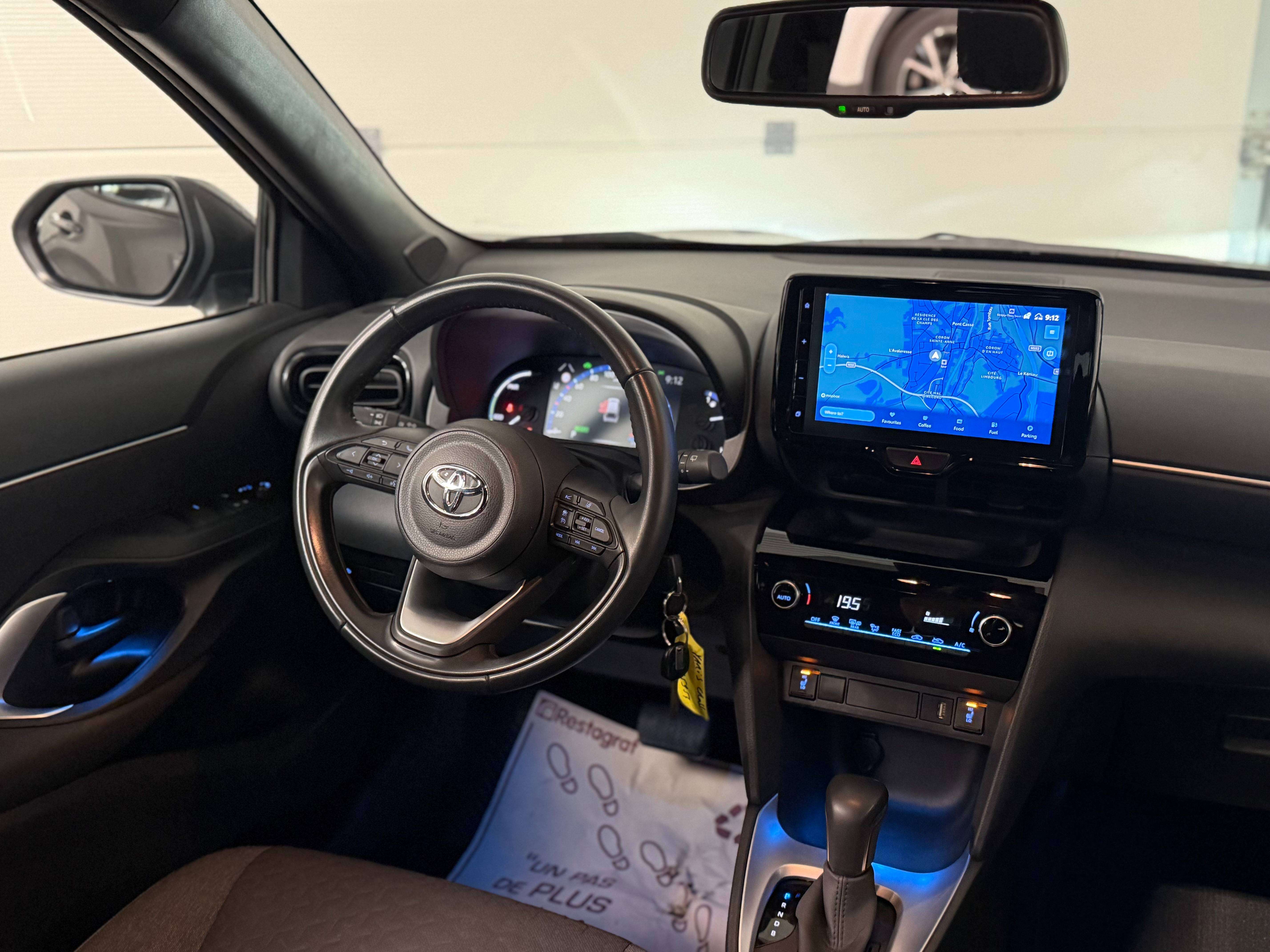 Toyota Yaris Cross Hybrid 1.5i VVT-i Dynamic Plus Bi-Tone E-CVT/CARPLAY/CLIM AUTO/PDC AV+ARR+CAM/GARANTIE TOYOTA 10ANS