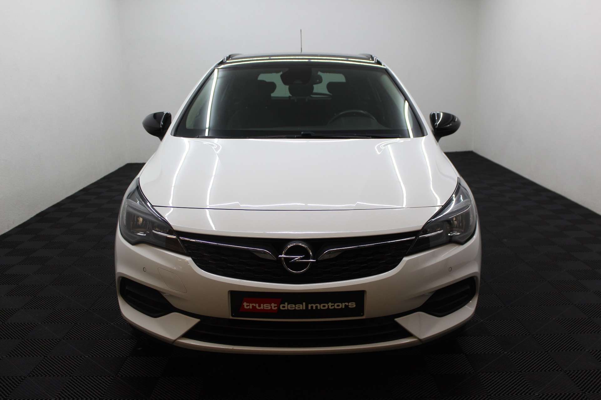 Opel Astra Astra Sports  1.2 Turbo Black Edition * Garantie *