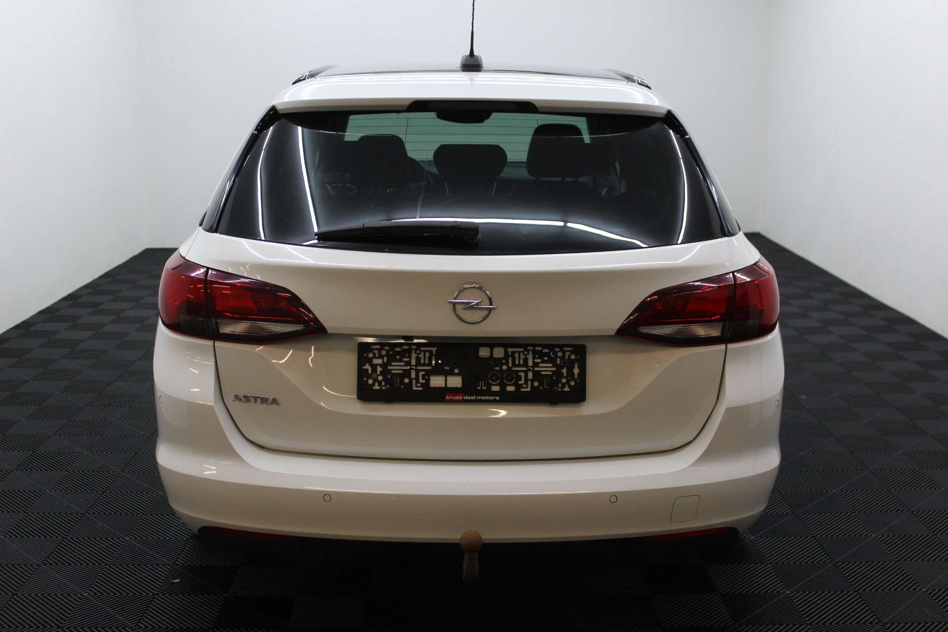 Opel Astra Astra Sports  1.2 Turbo Black Edition * Garantie *