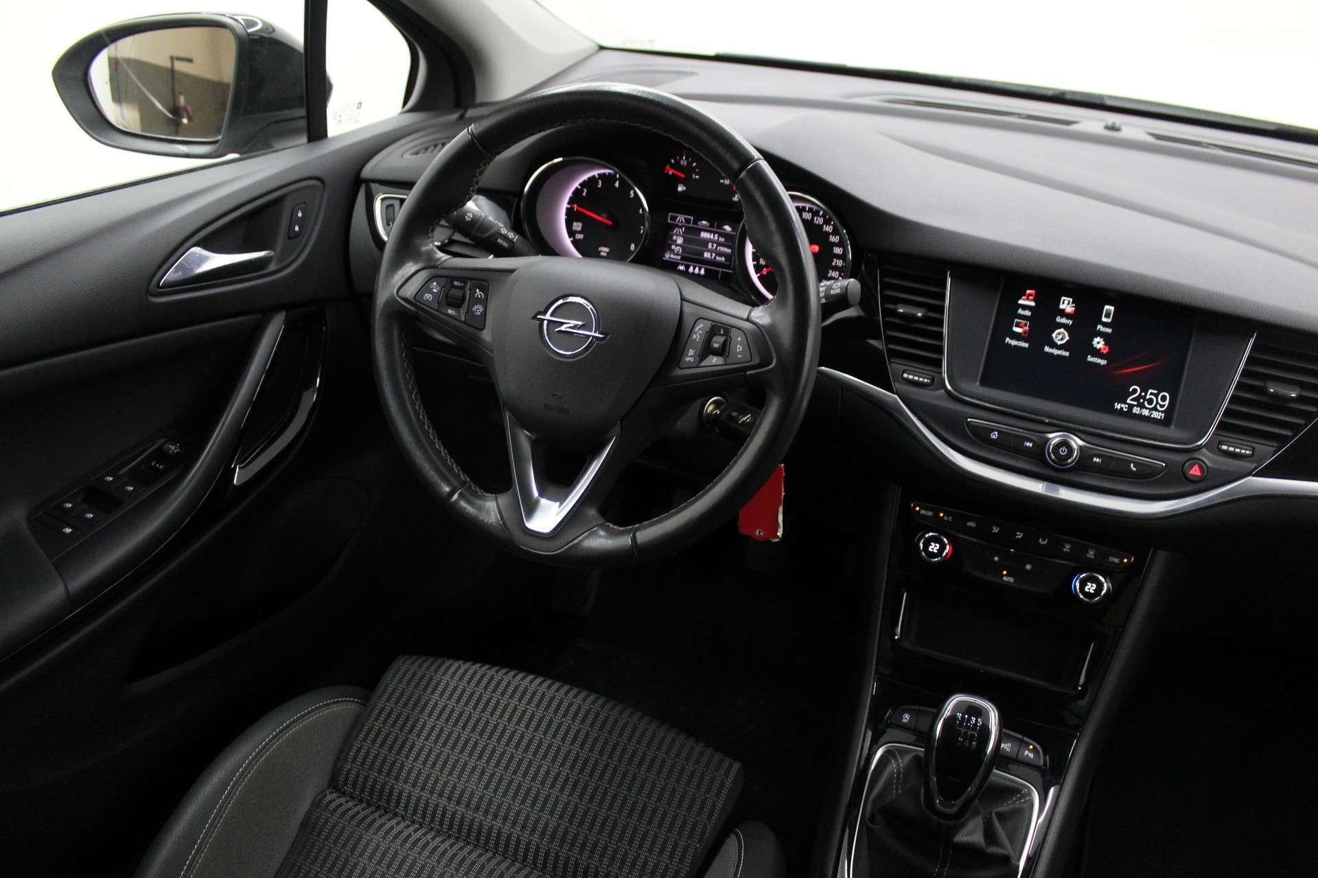 Opel Astra Astra Sports  1.2 Turbo Black Edition * Garantie *
