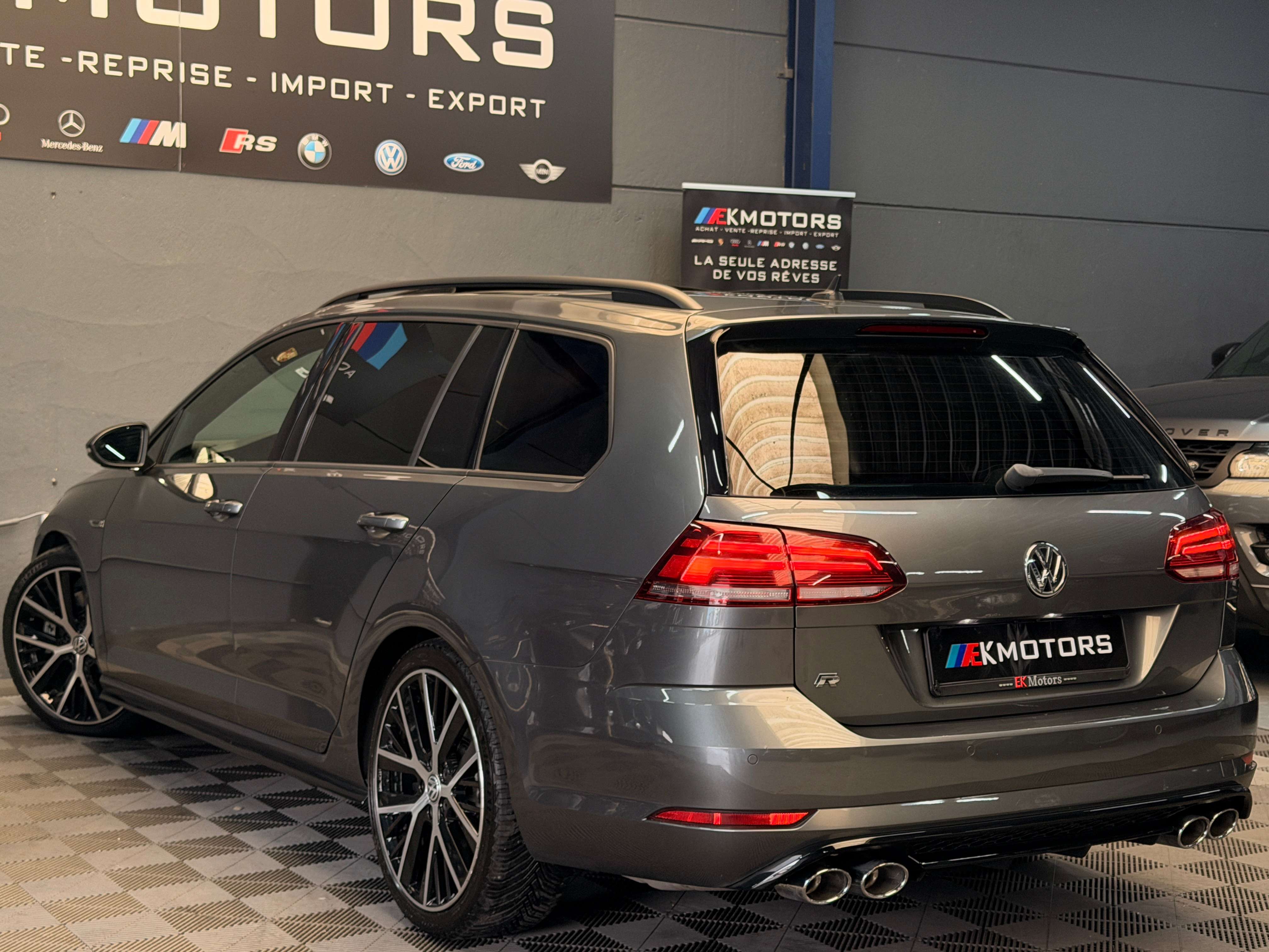 Volkswagen Golf R °DSG°FULL OPTS°PANO°NEW-CONDITION°BELGIUM CAR