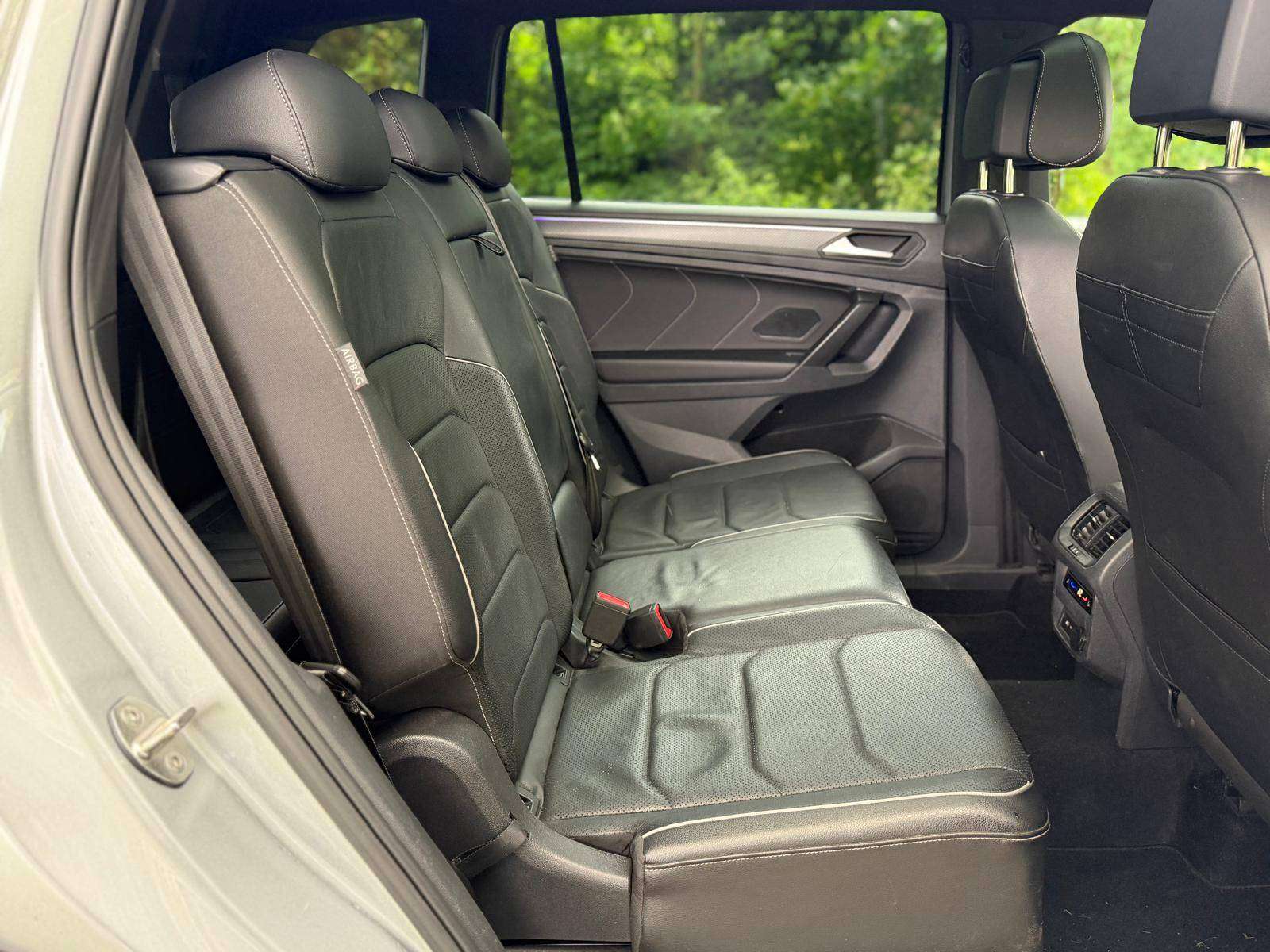 Volkswagen Tiguan Allspace 2.0 TDi SCR R-Line Premium 7pl. DSG - Garantie