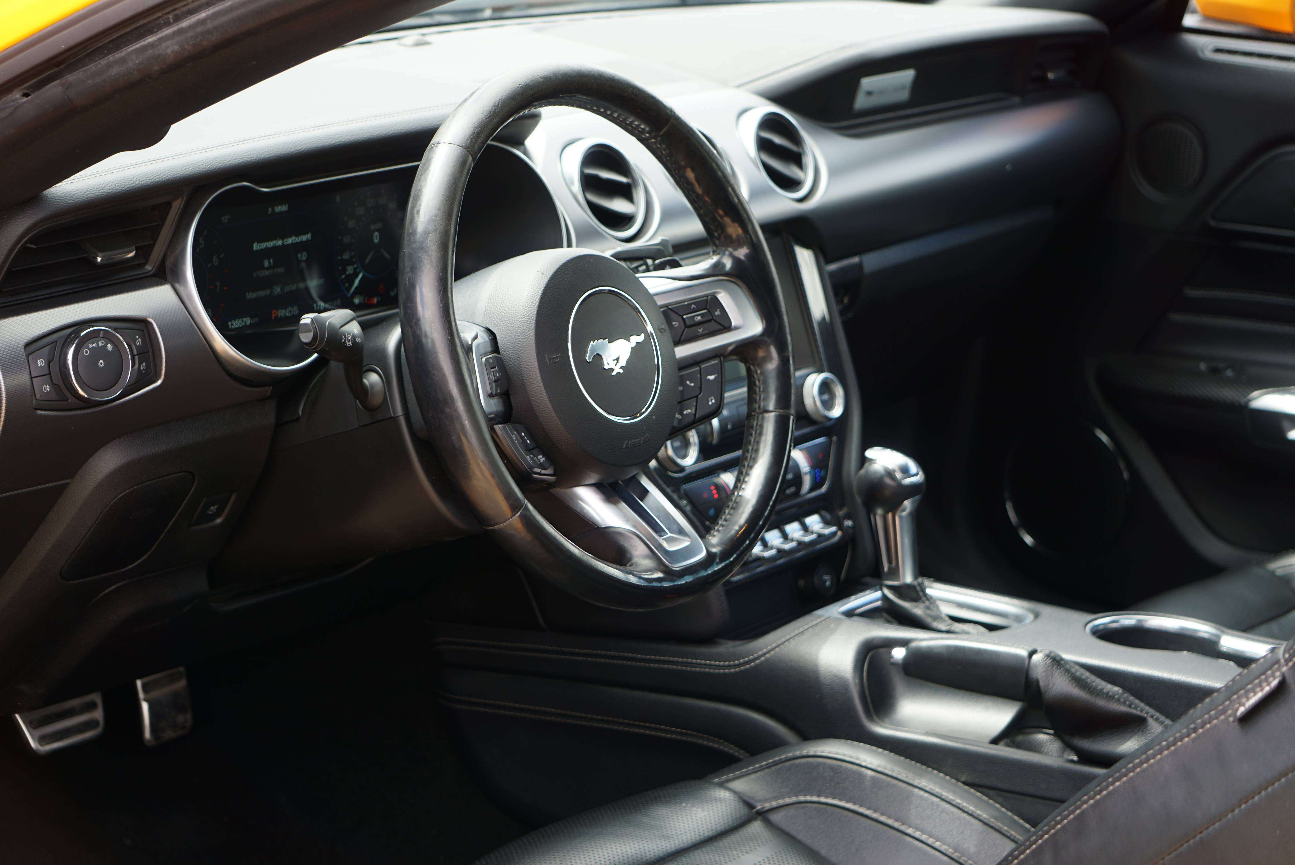 Ford Mustang 2.3 ECOBOOST FACELIFT CARBON COCKPIT VEHICULE BELGE