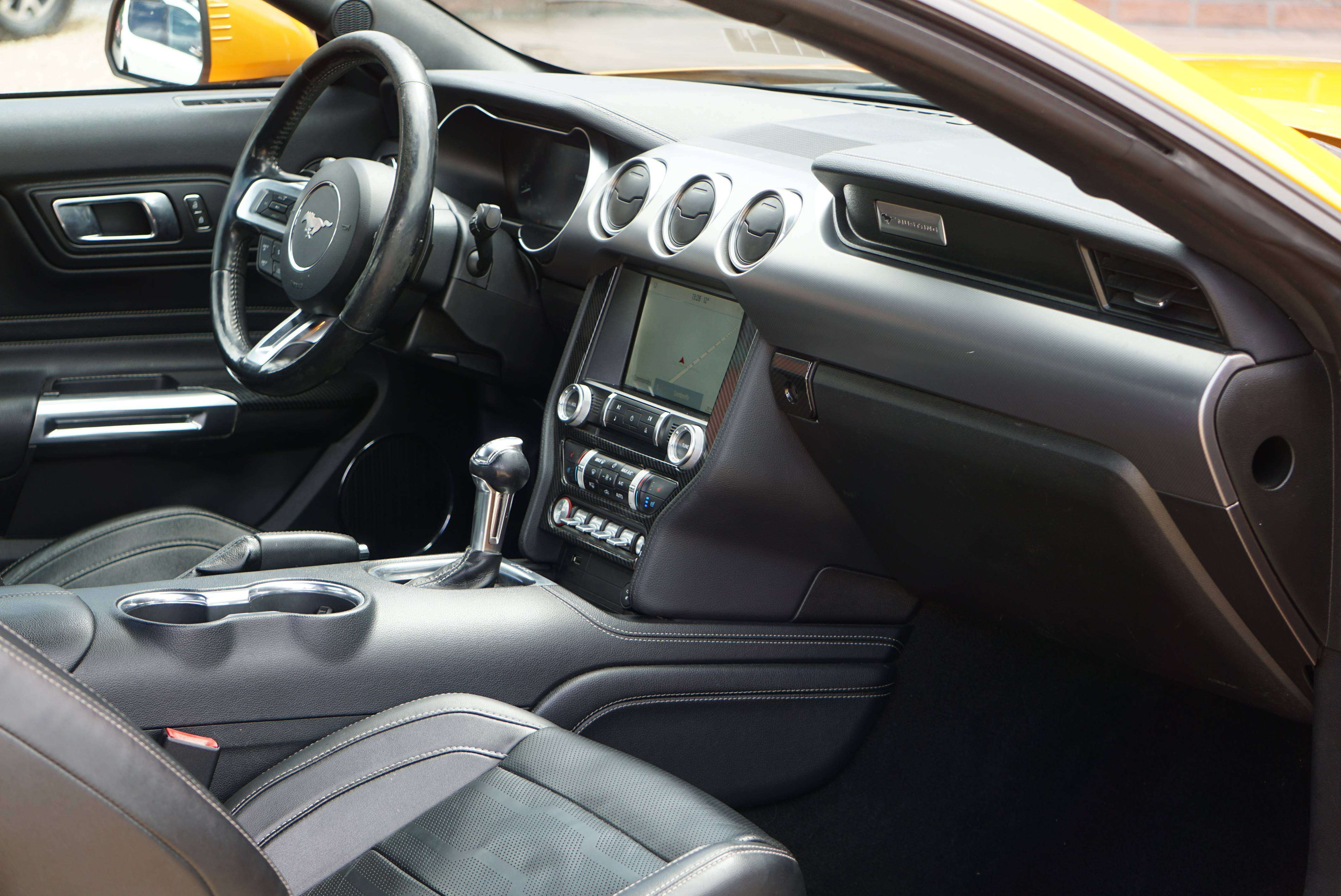 Ford Mustang 2.3 ECOBOOST FACELIFT CARBON COCKPIT VEHICULE BELGE