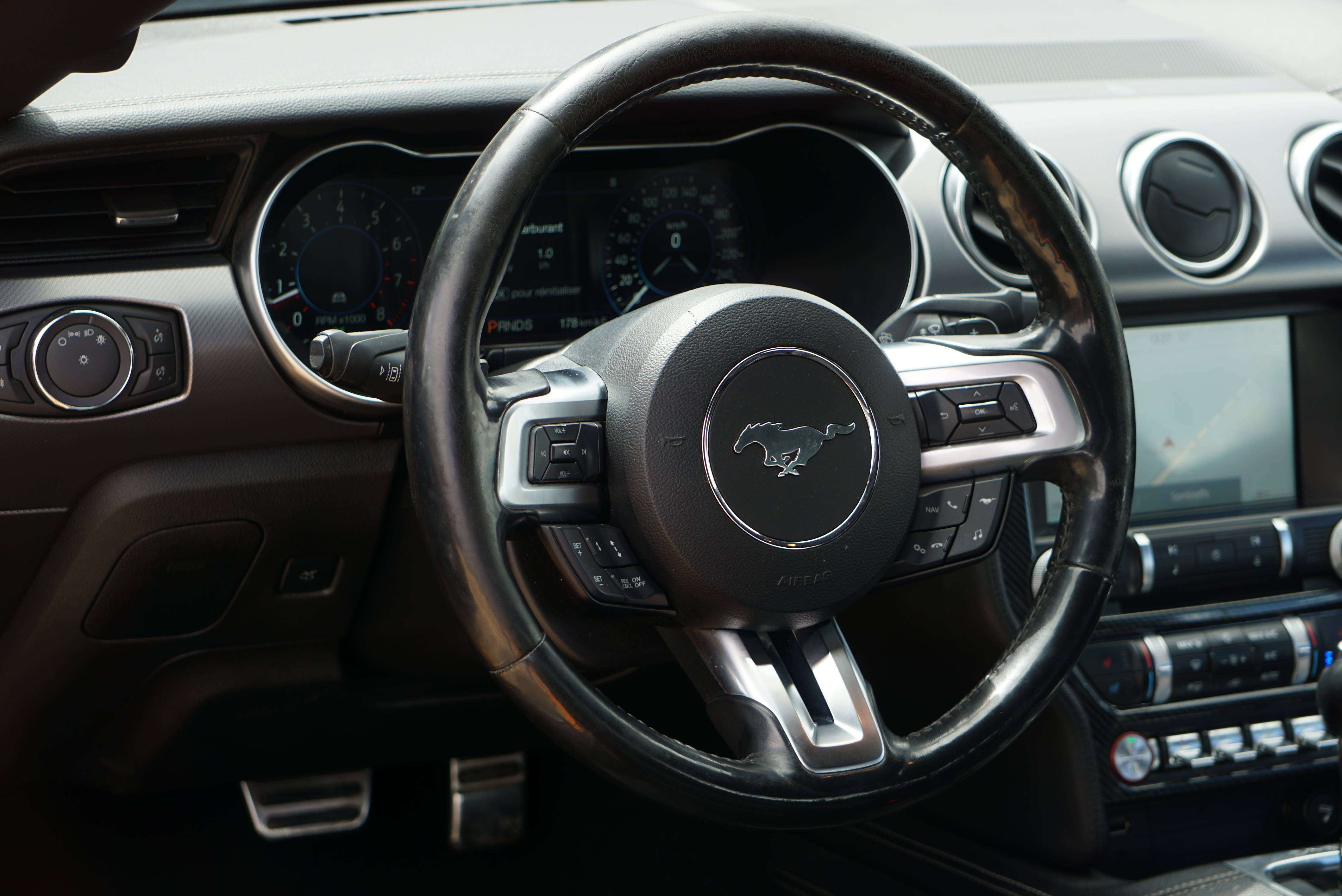 Ford Mustang 2.3 ECOBOOST FACELIFT CARBON COCKPIT VEHICULE BELGE