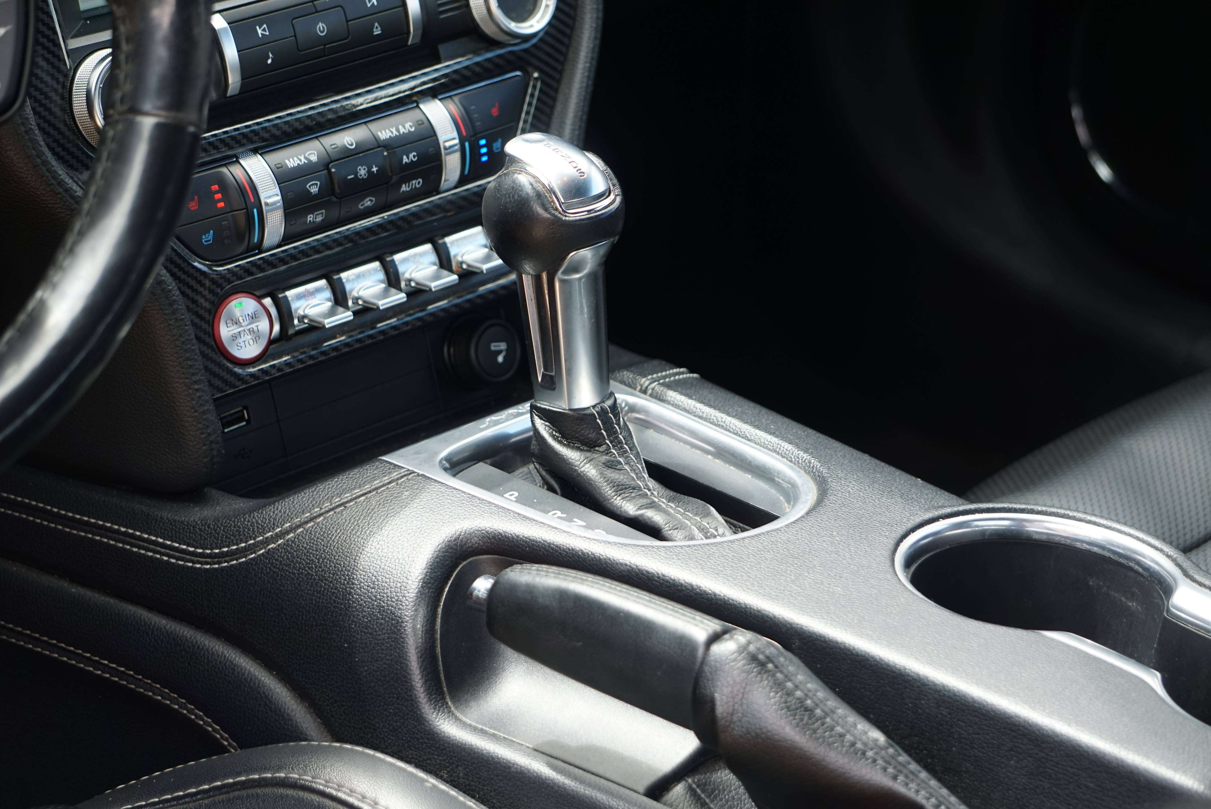 Ford Mustang 2.3 ECOBOOST FACELIFT CARBON COCKPIT VEHICULE BELGE