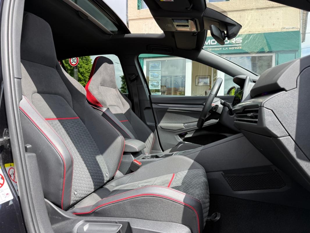 Volkswagen Golf VIII GTI Clubsport BLACK SERIE 2.0 TSi BMT DSG7 300 cv Boîte auto