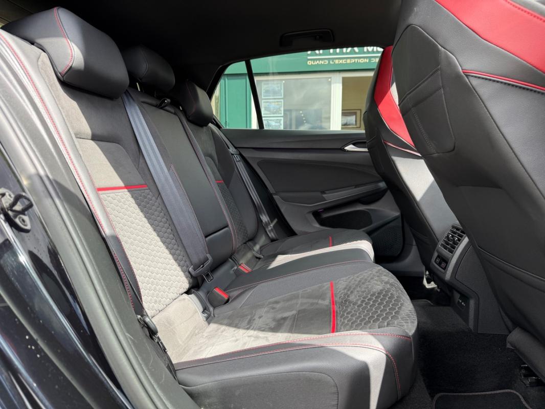 Volkswagen Golf VIII GTI Clubsport BLACK SERIE 2.0 TSi BMT DSG7 300 cv Boîte auto