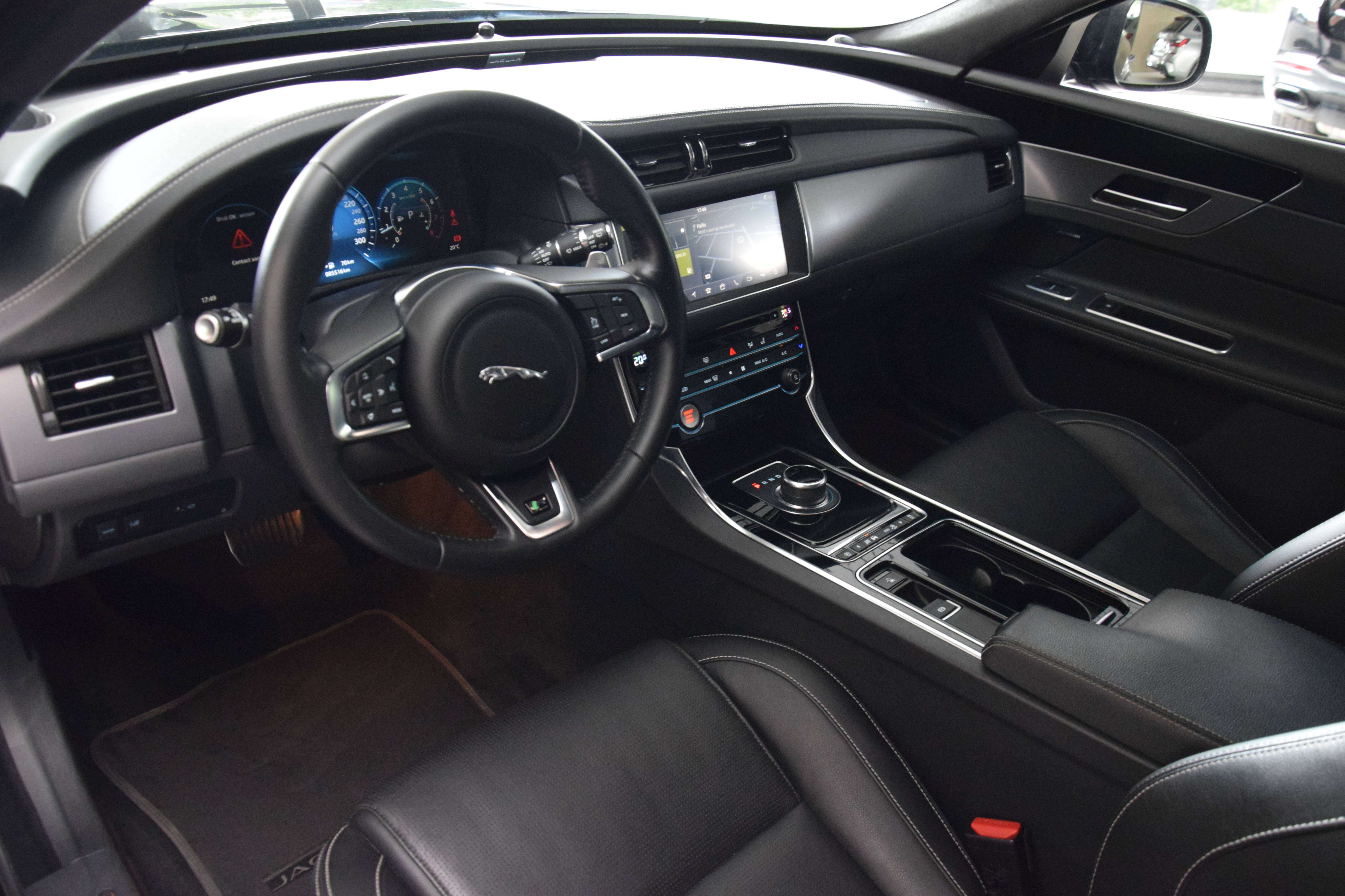 Jaguar XF Sportbrake 2.0 T R-Sport Black Edition 06/2020