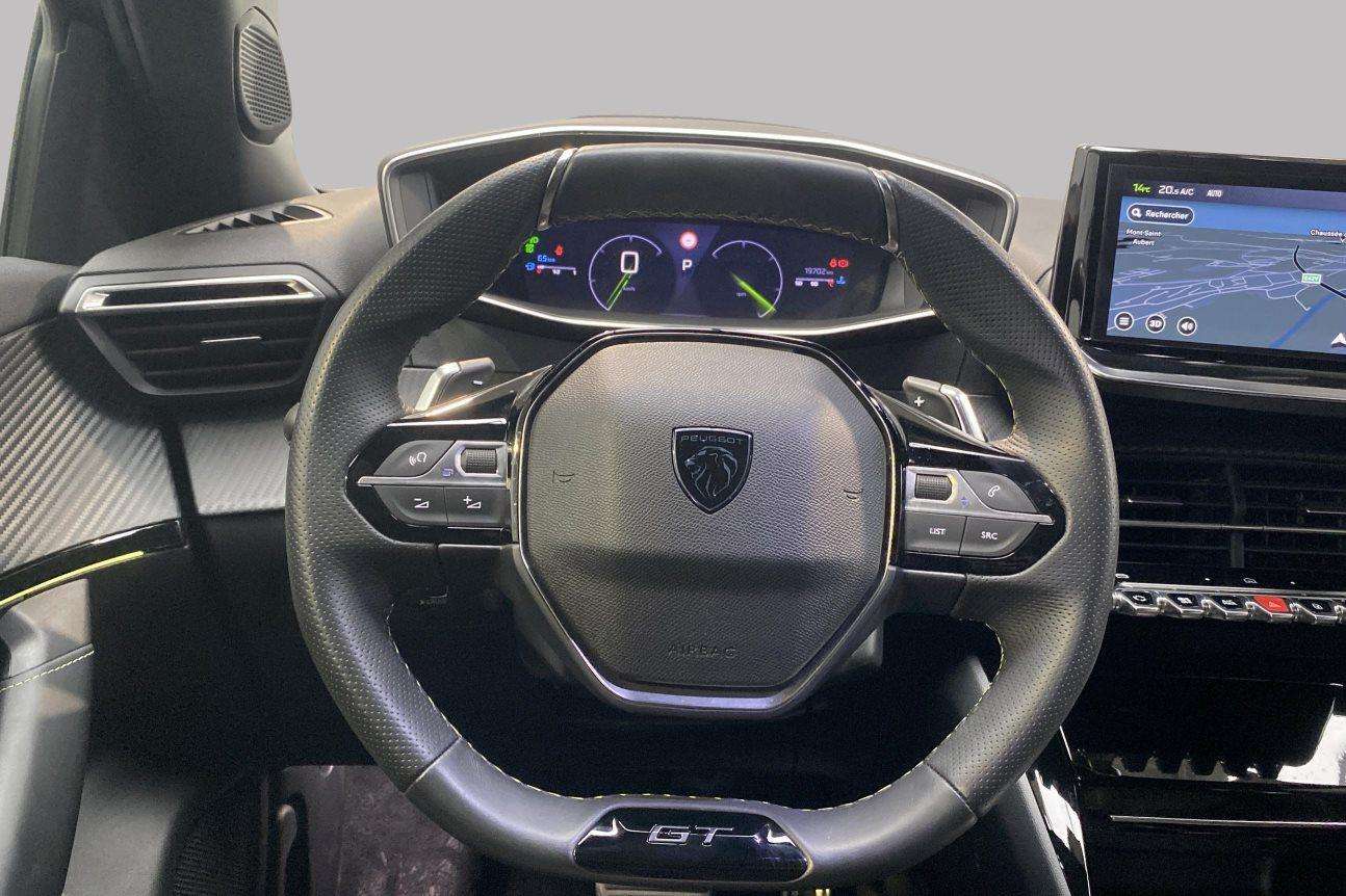 Peugeot 2008 GT* Navi Caméra de recul