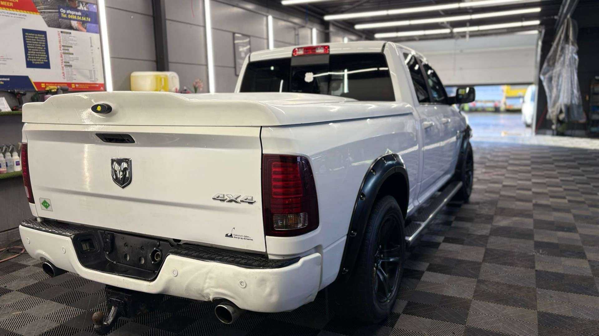 Dodge RAM 5.7 LPG LARAMIE bj. 2015 Euro 6 Dubbel Cabine 150€
