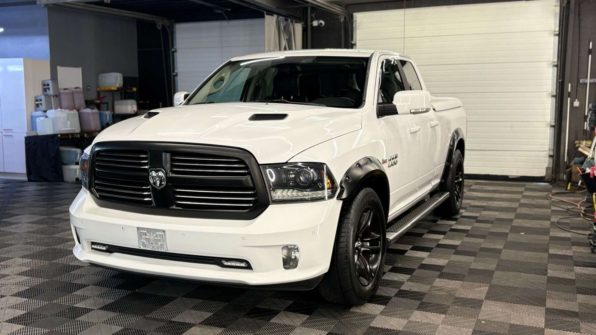 Dodge RAM 5.7 LPG LARAMIE bj. 2015 Euro 6 Dubbel Cabine 150€