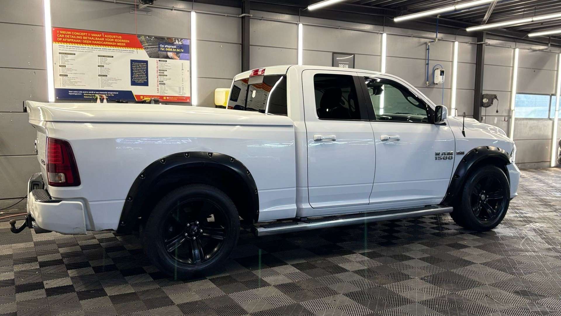 Dodge RAM 5.7 LPG LARAMIE bj. 2015 Euro 6 Dubbel Cabine 150€