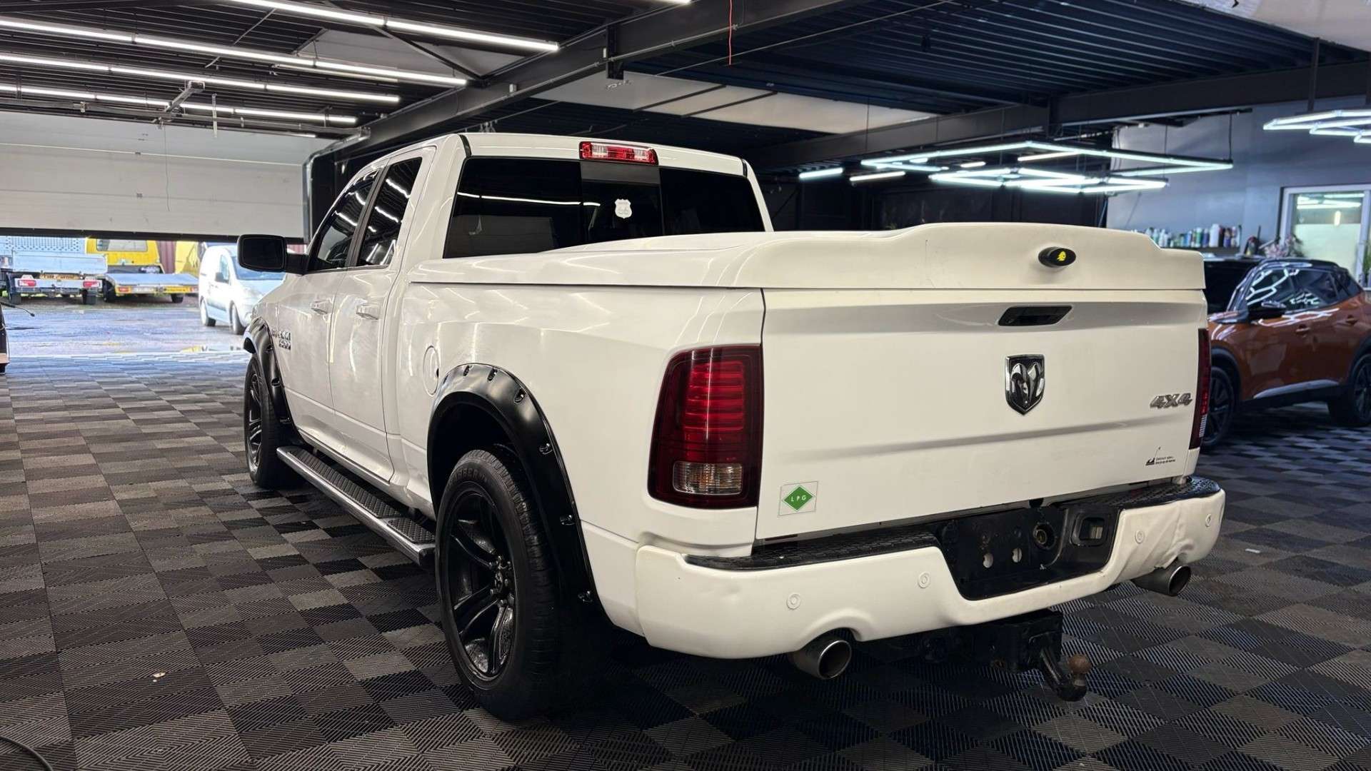 Dodge RAM 5.7 LPG LARAMIE bj. 2015 Euro 6 Dubbel Cabine 150€