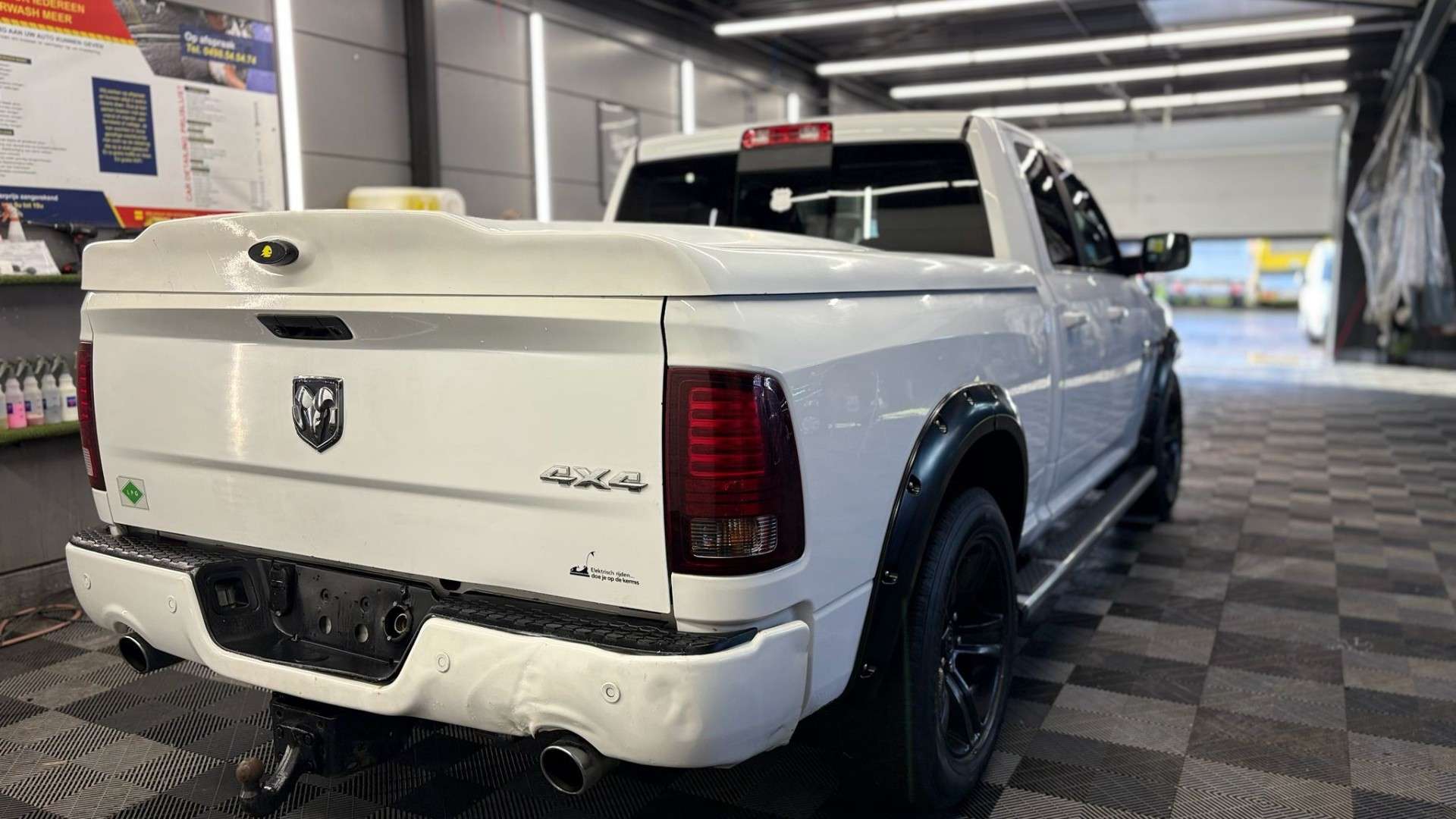 Dodge RAM 5.7 LPG LARAMIE bj. 2015 Euro 6 Dubbel Cabine 150€