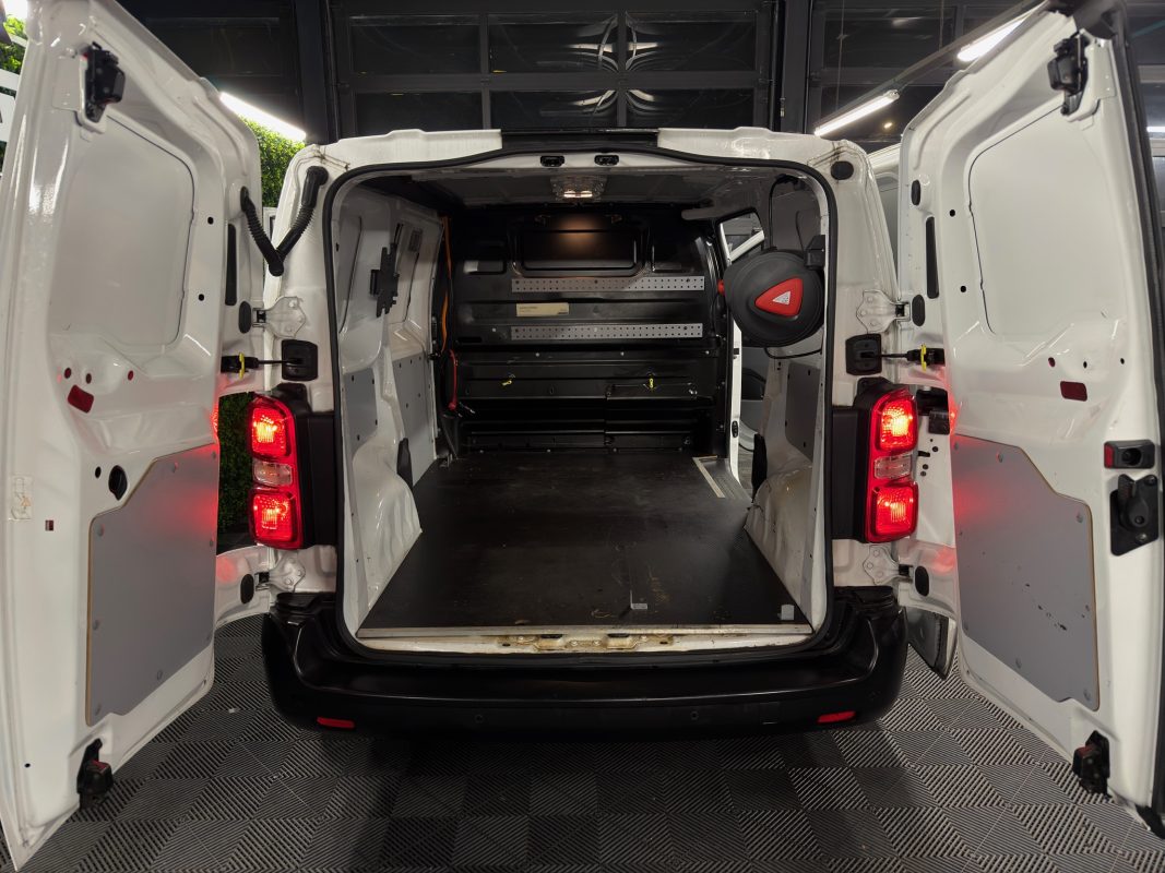 Peugeot Expert III 2.0 BLUEHDI 120 S&S L1H1 ASPHALT EAT8 ECRAN TACTILE / BOITE AUTO - Garantie 1 an