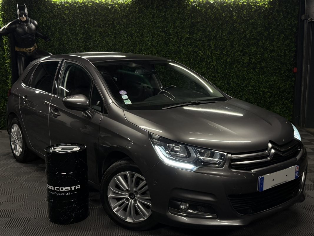 Citroen C4 II PHASE 2 SHINE 1.2 130 Cv BOITE AUTO / APPLE CARPLAY ECRAN GPS ATTELAGE - GARANTIE 1 AN