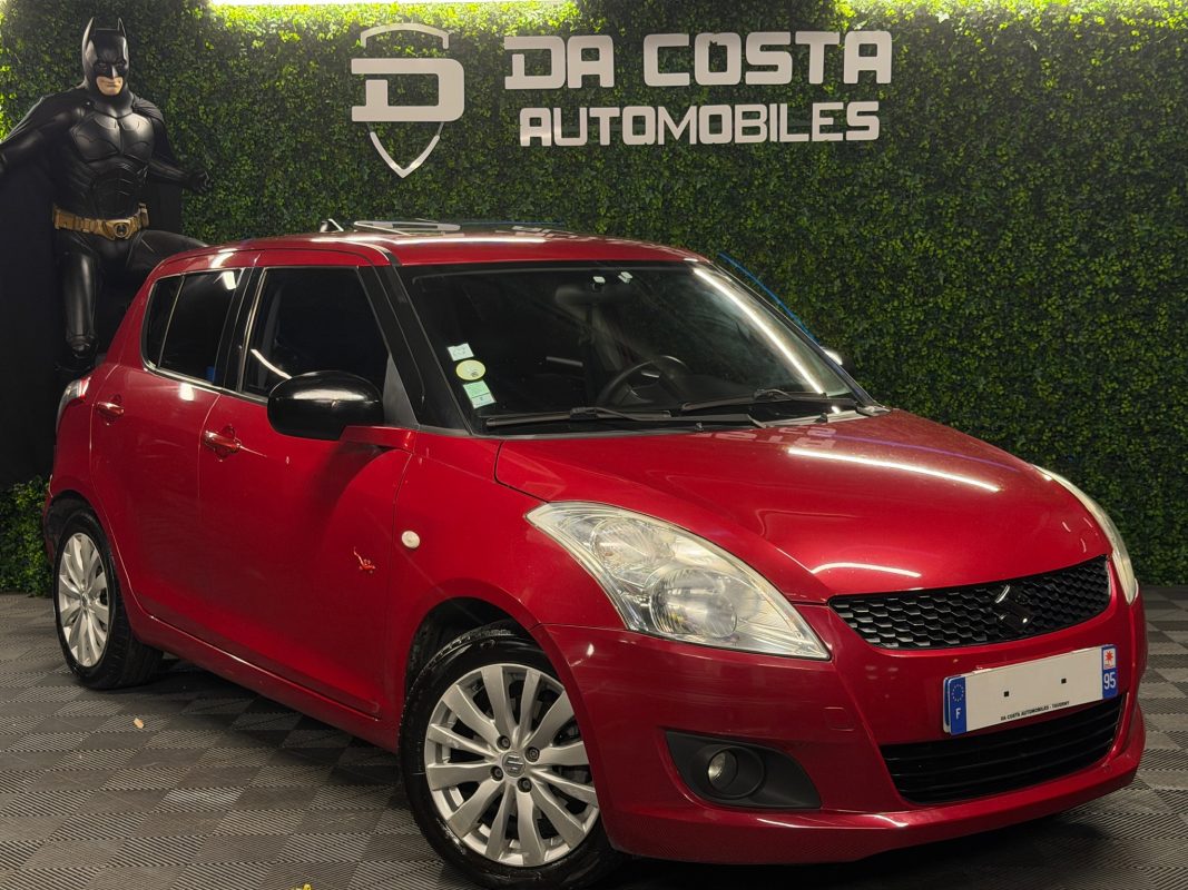 Suzuki Swift 3 III 1.3 DDIS 75 Cv 5 PORTES / TOIT OUVRANT - PAIEMENT EN 4 FOIS PAR CB POSSIBLE