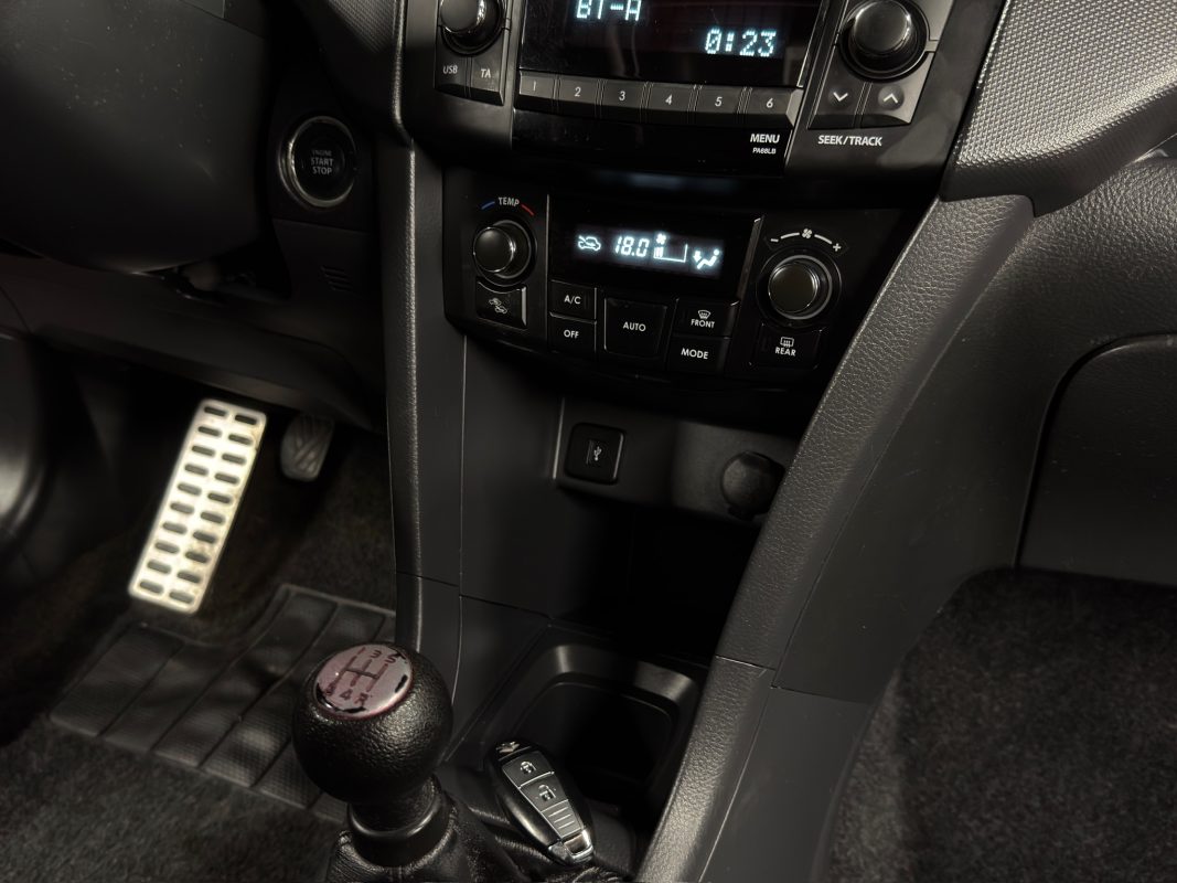 Suzuki Swift 3 III 1.3 DDIS 75 Cv 5 PORTES / TOIT OUVRANT - PAIEMENT EN 4 FOIS PAR CB POSSIBLE