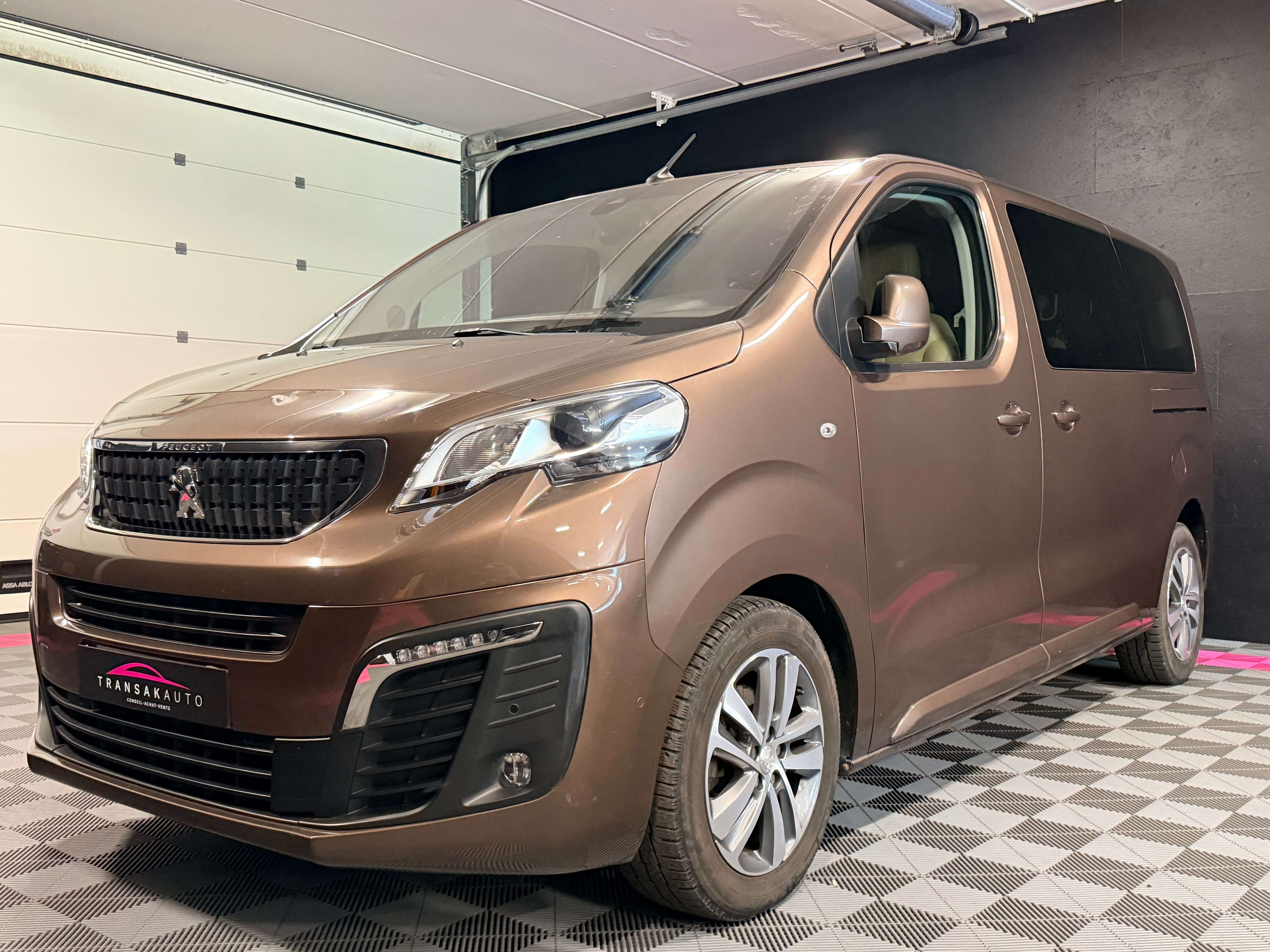 Peugeot Traveller Traveller 2.0 BlueHDi L2 Allure. — Portes coulissantes — Cuir - Sièges chauffants - CarPlay
