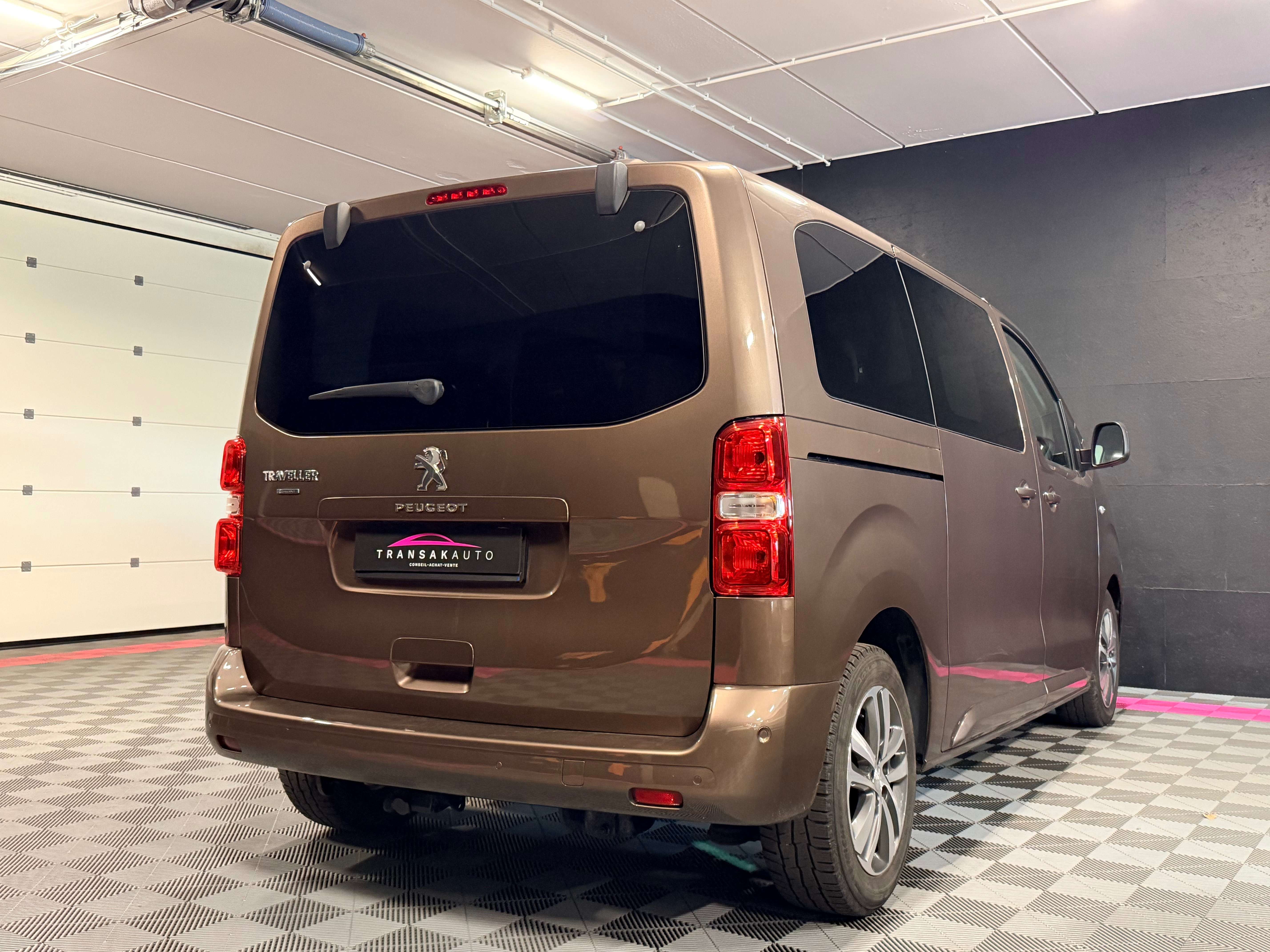 Peugeot Traveller Traveller 2.0 BlueHDi L2 Allure. — Portes coulissantes — Cuir - Sièges chauffants - CarPlay