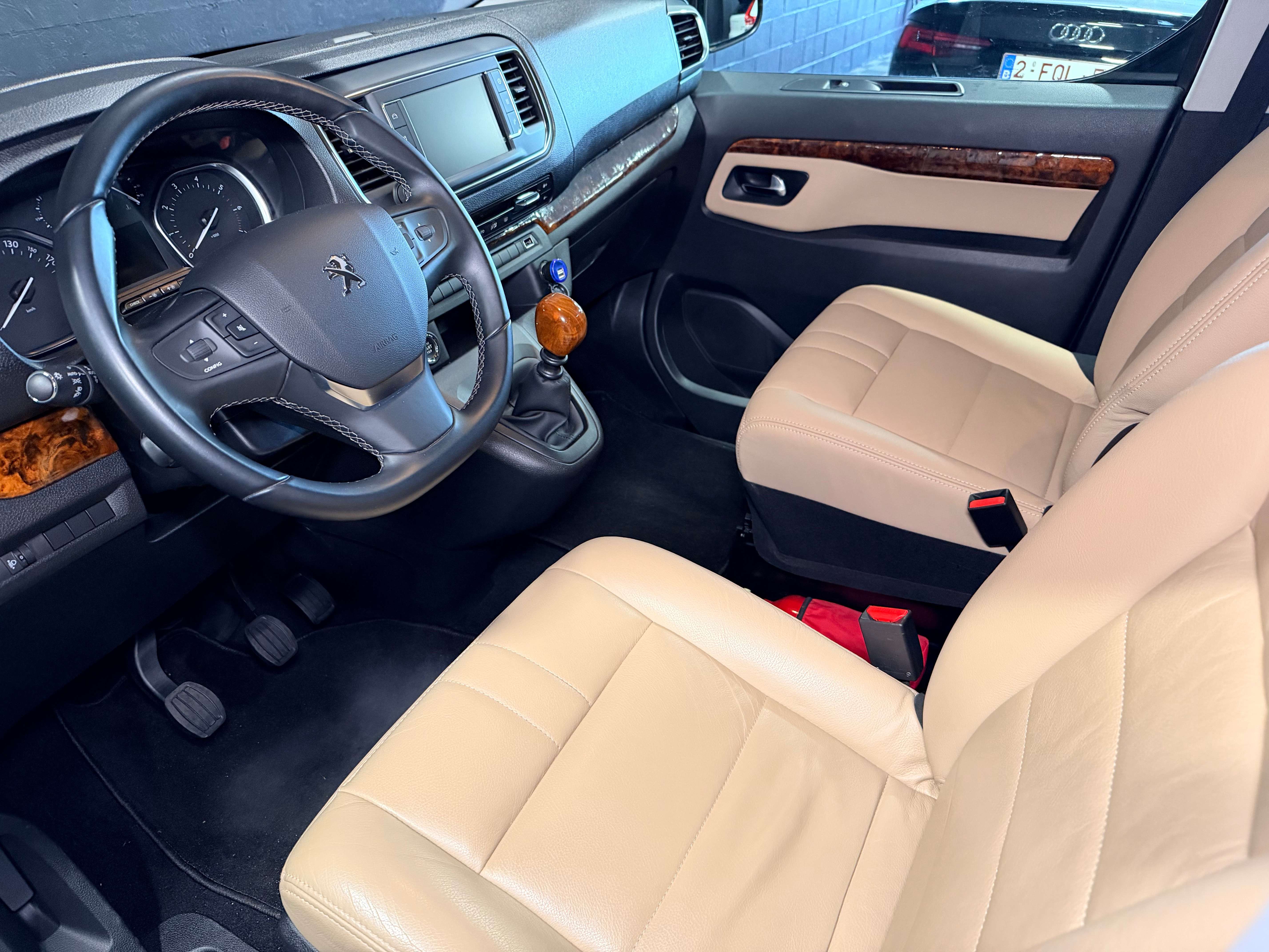 Peugeot Traveller Traveller 2.0 BlueHDi L2 Allure. — Portes coulissantes — Cuir - Sièges chauffants - CarPlay