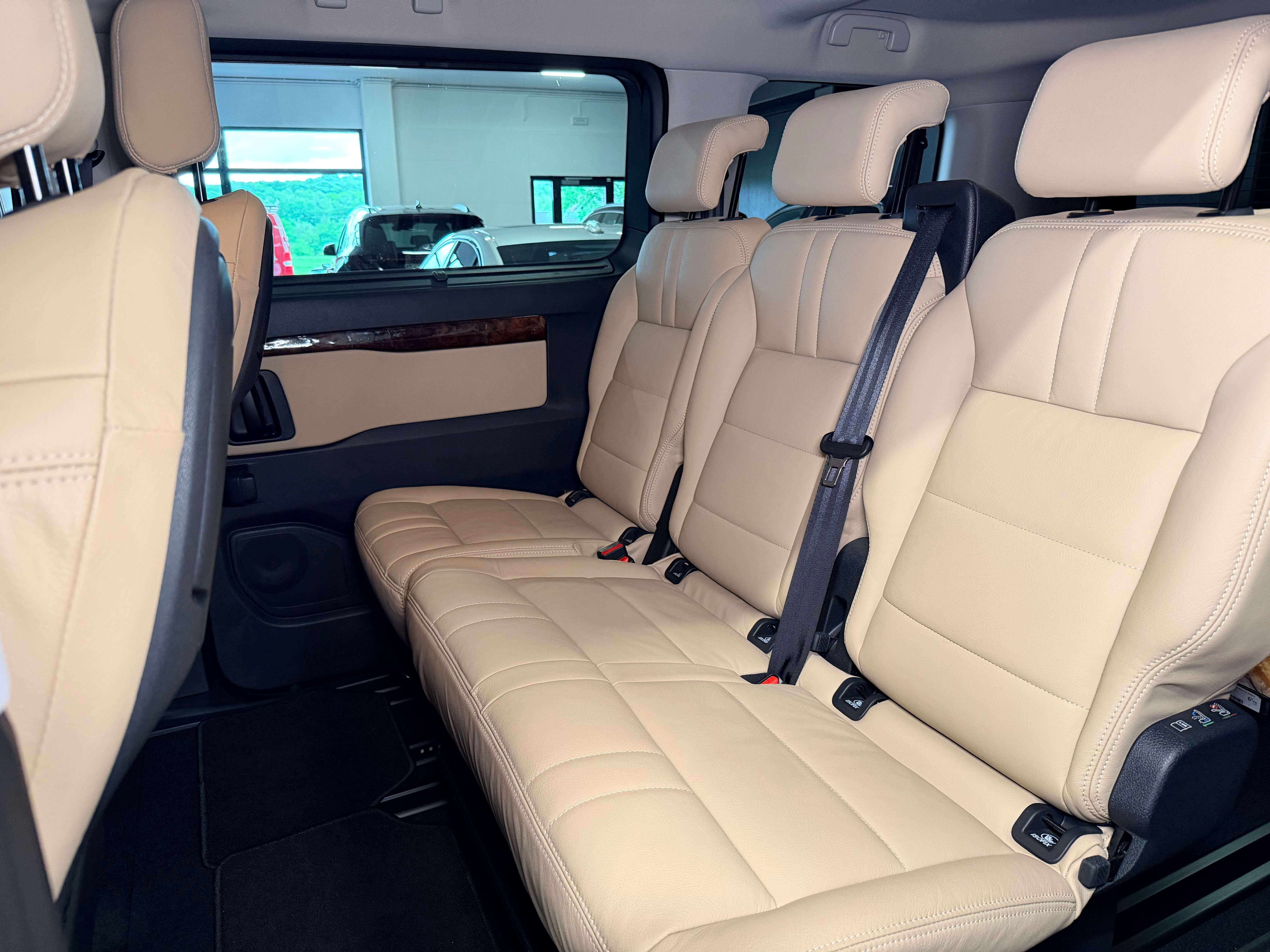 Peugeot Traveller Traveller 2.0 BlueHDi L2 Allure. — Portes coulissantes — Cuir - Sièges chauffants - CarPlay