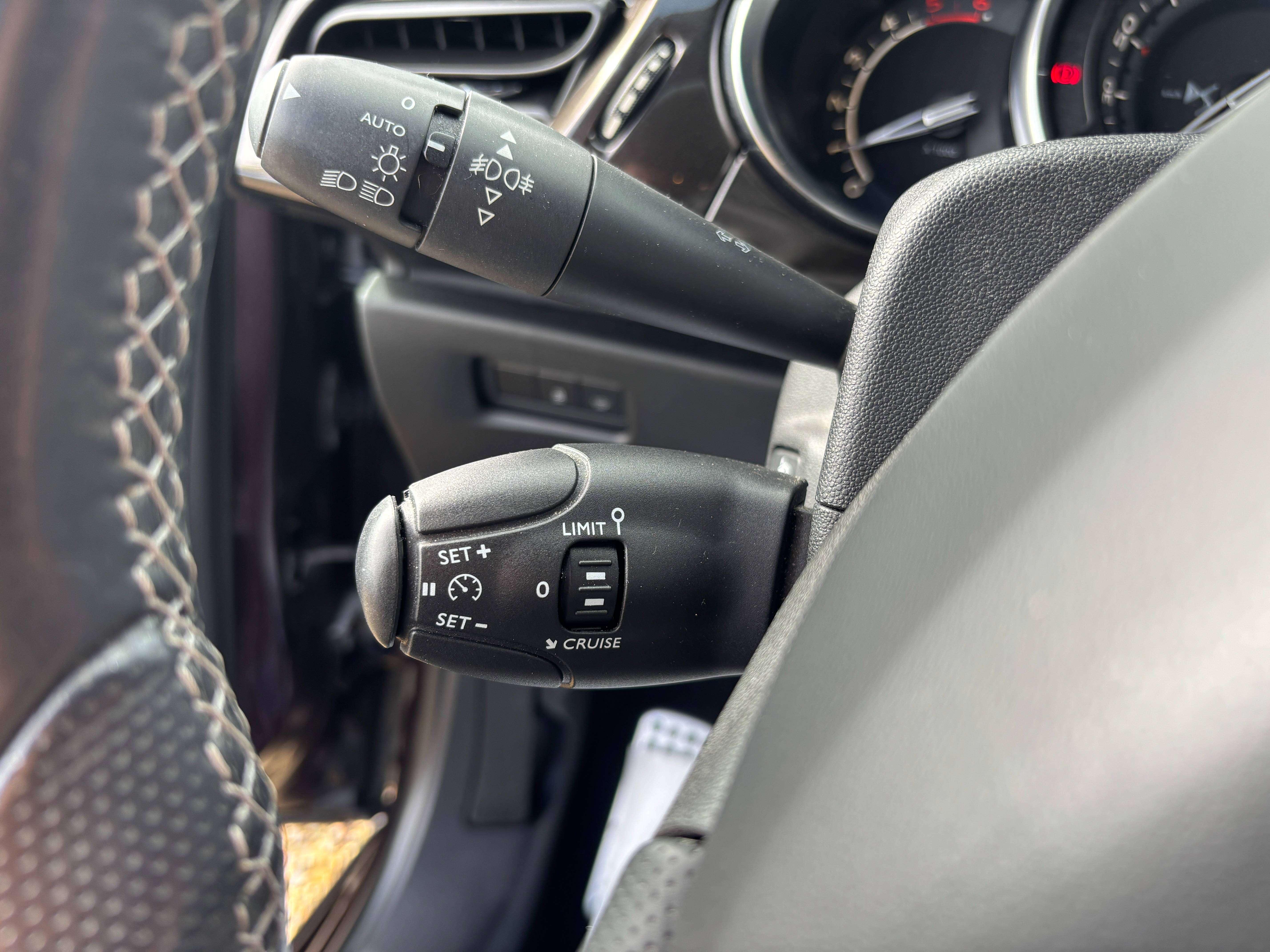DS Automobiles DS 3 1.6 BlueHDi *SIEGE CHAUFF*FRONT ASSIST*CAMERA*GARANTIE*