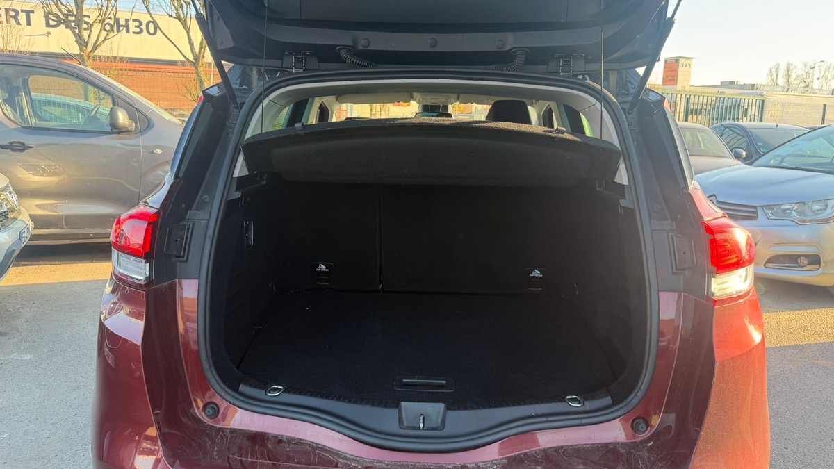 Renault Scenic IV (4) 1.6 DCI 130 ENERGY FBOSE EDITION EXCELLENTE VOITURE ECO OK