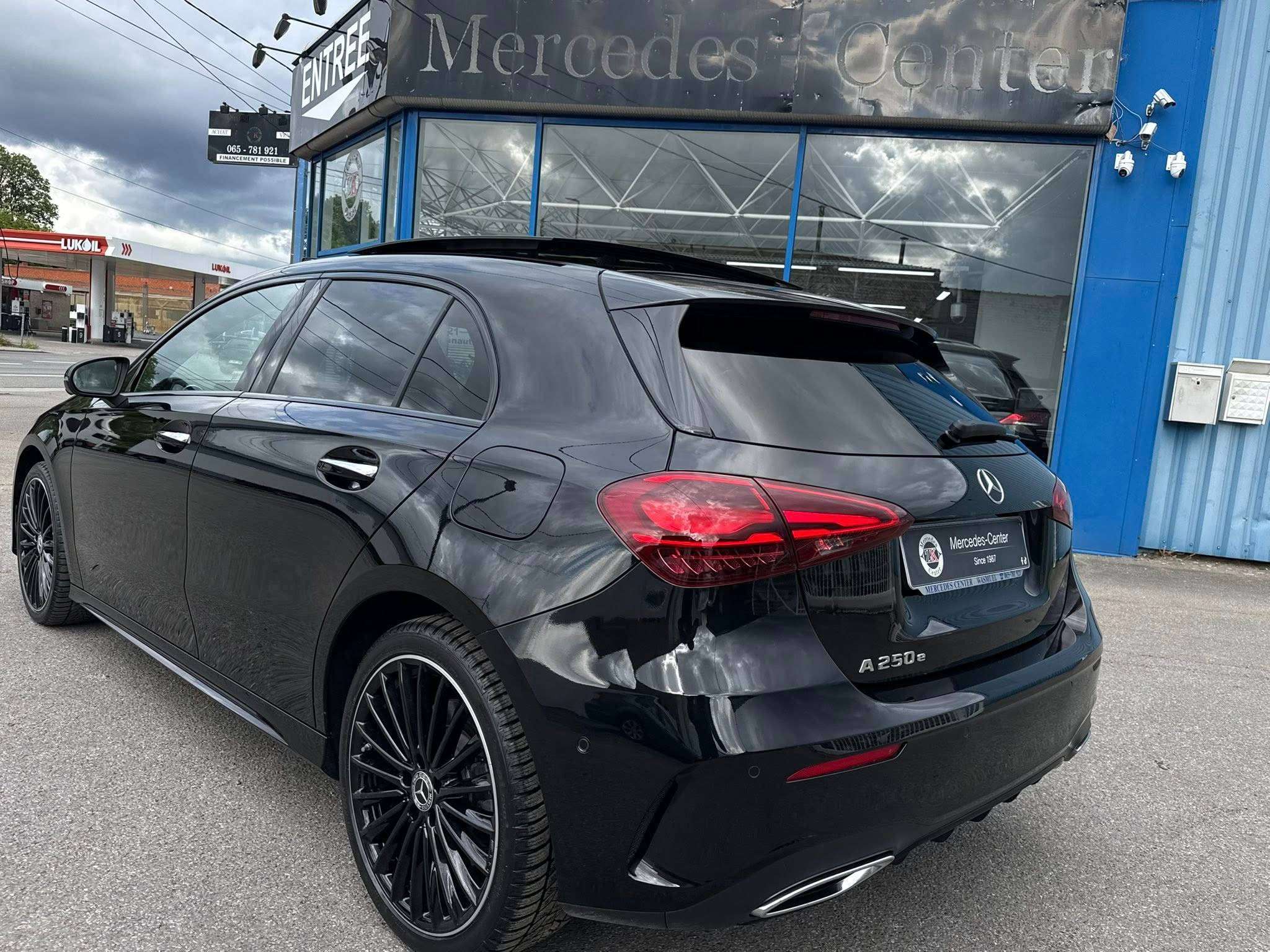 Mercedes-Benz A 250 e * PACK AMG + NIGHT * MEMOIRE * PANO * HUD * FULL OPTIONS !!
