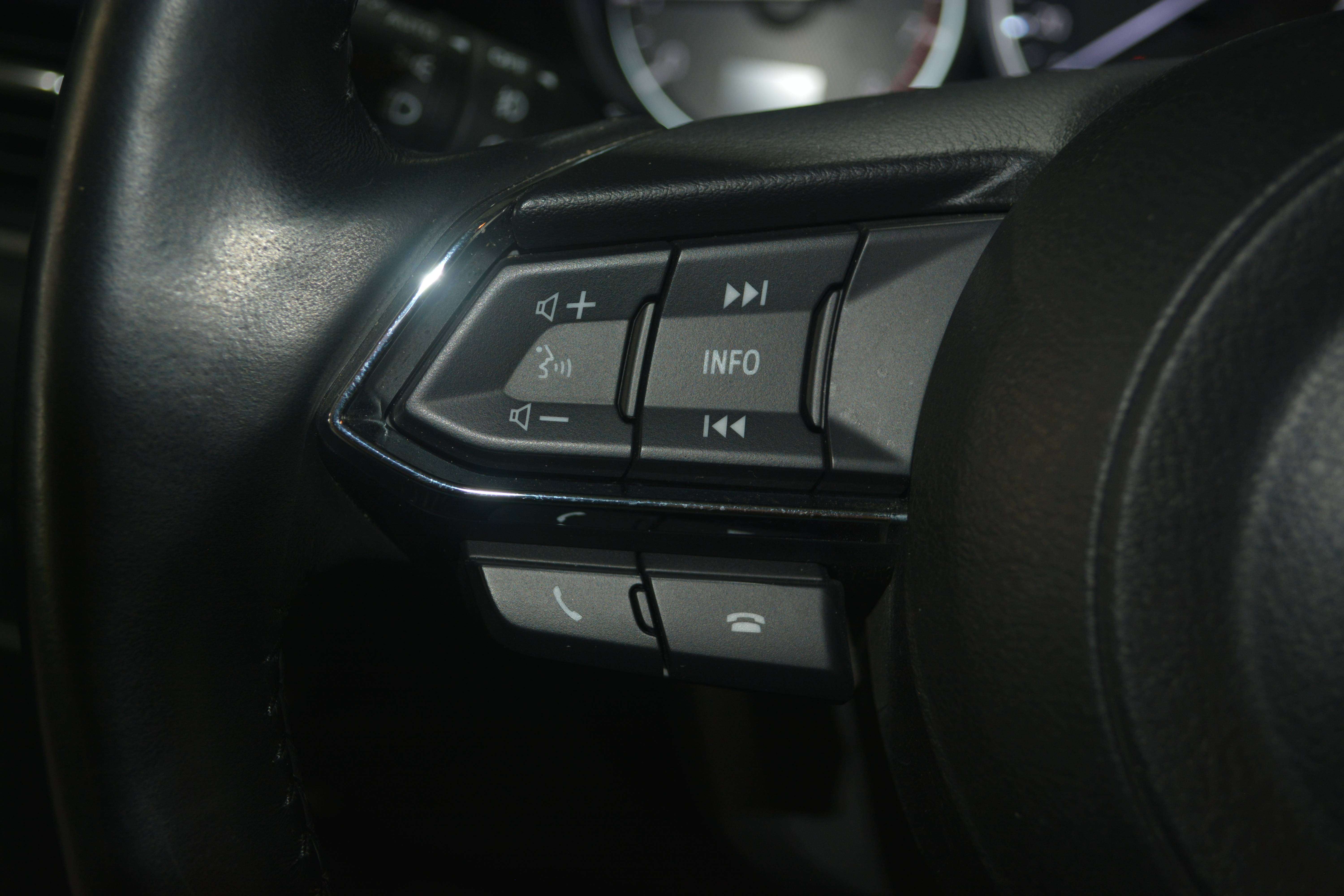Mazda CX-5 CX-5 2.0i SKYACTIV-G 2WD Skycruise (EU6d-T) LEDER / NAVI + 360° CAM / HEAD-UP / BOSE SOUND