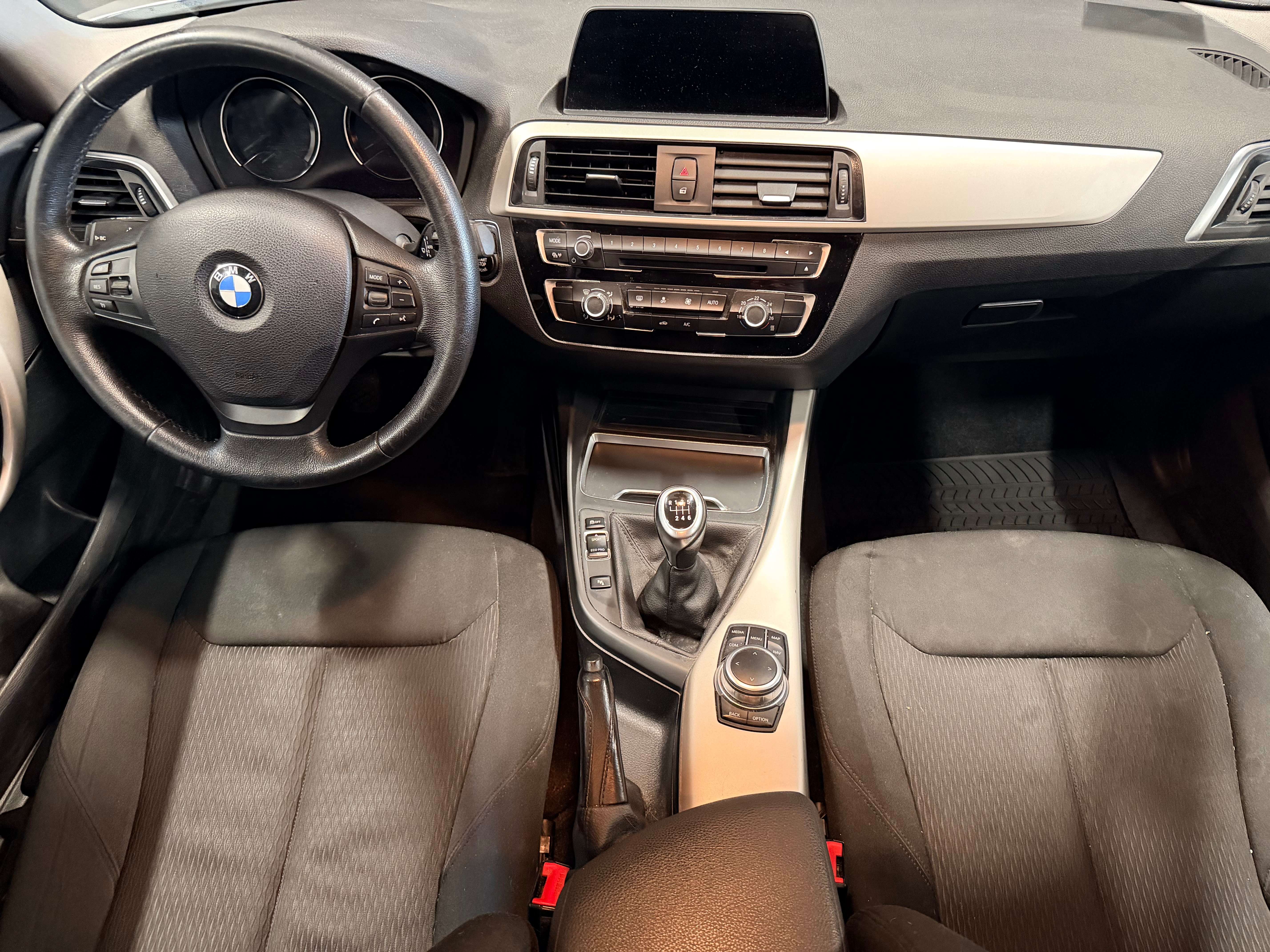 BMW 118 i — GPS — Clim auto — Radars AV/AR