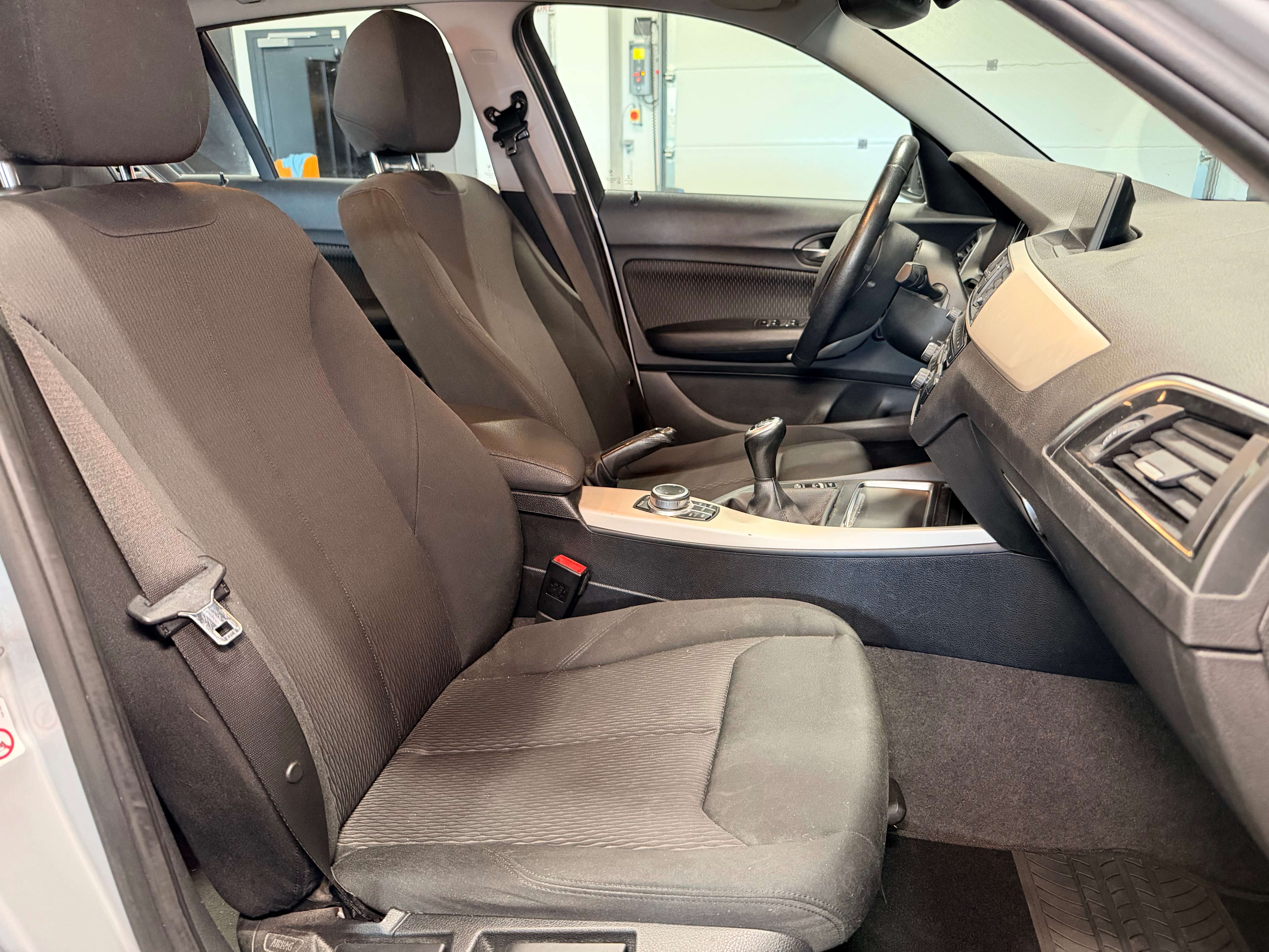 BMW 118 i — GPS — Clim auto — Radars AV/AR
