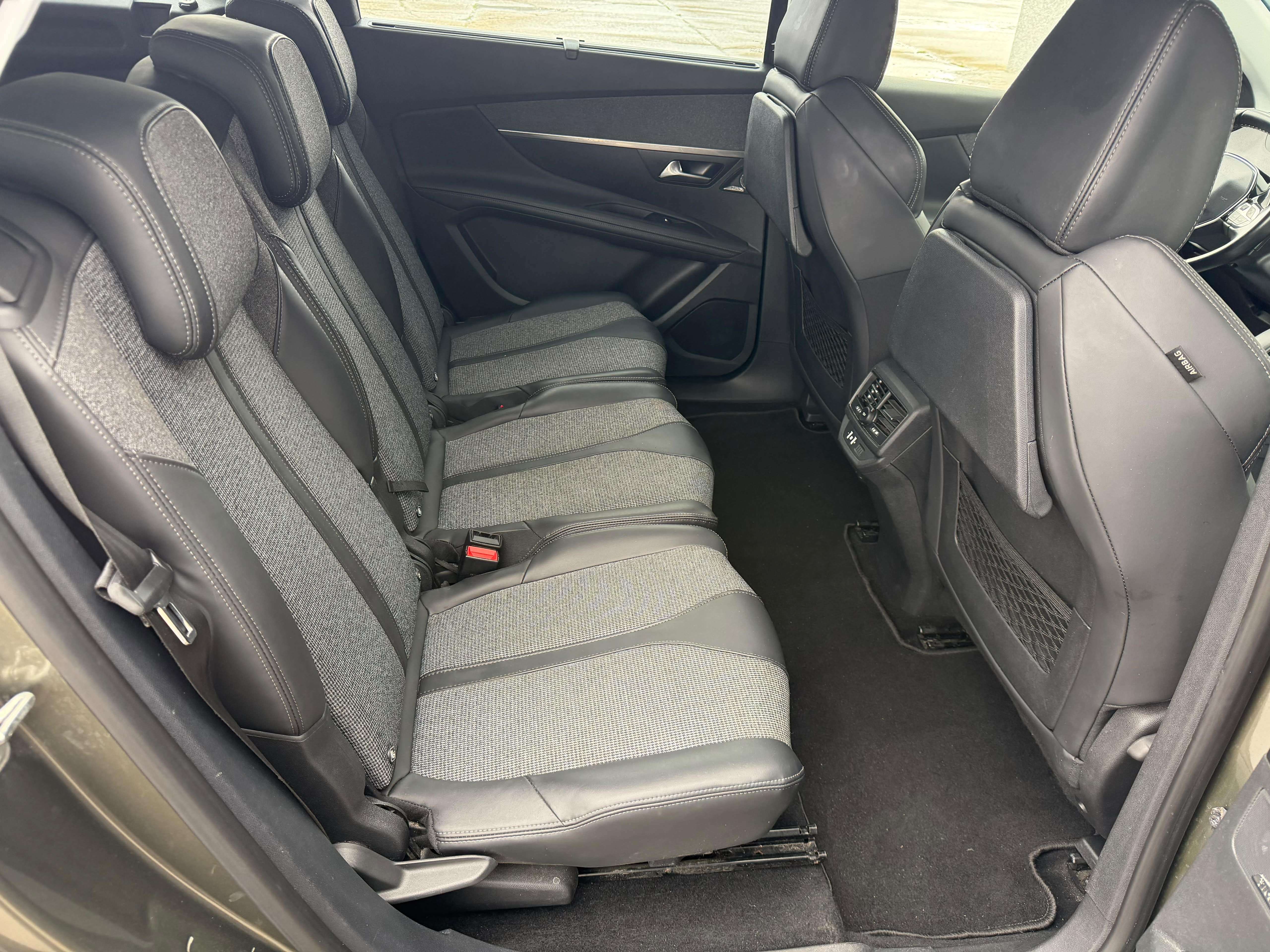 Peugeot 5008 5008 1.6HDi diesel 7 places 2018 GARANTIE 12 mois