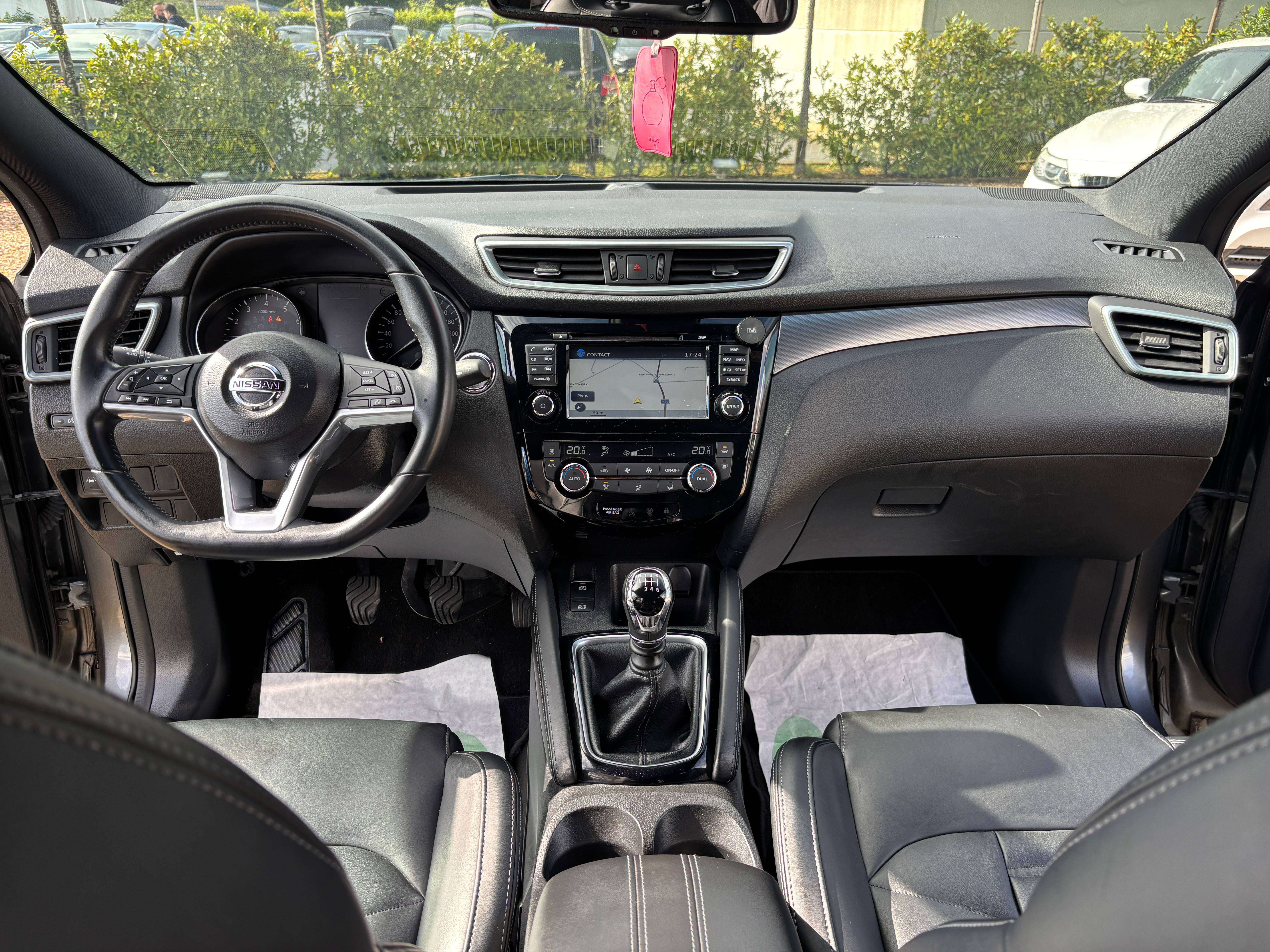Nissan Qashqai 1.2 DIG-T *SIEGE CHAUFF*TOIT PANO*CAMERA 360*BOSE*GARANTIE*