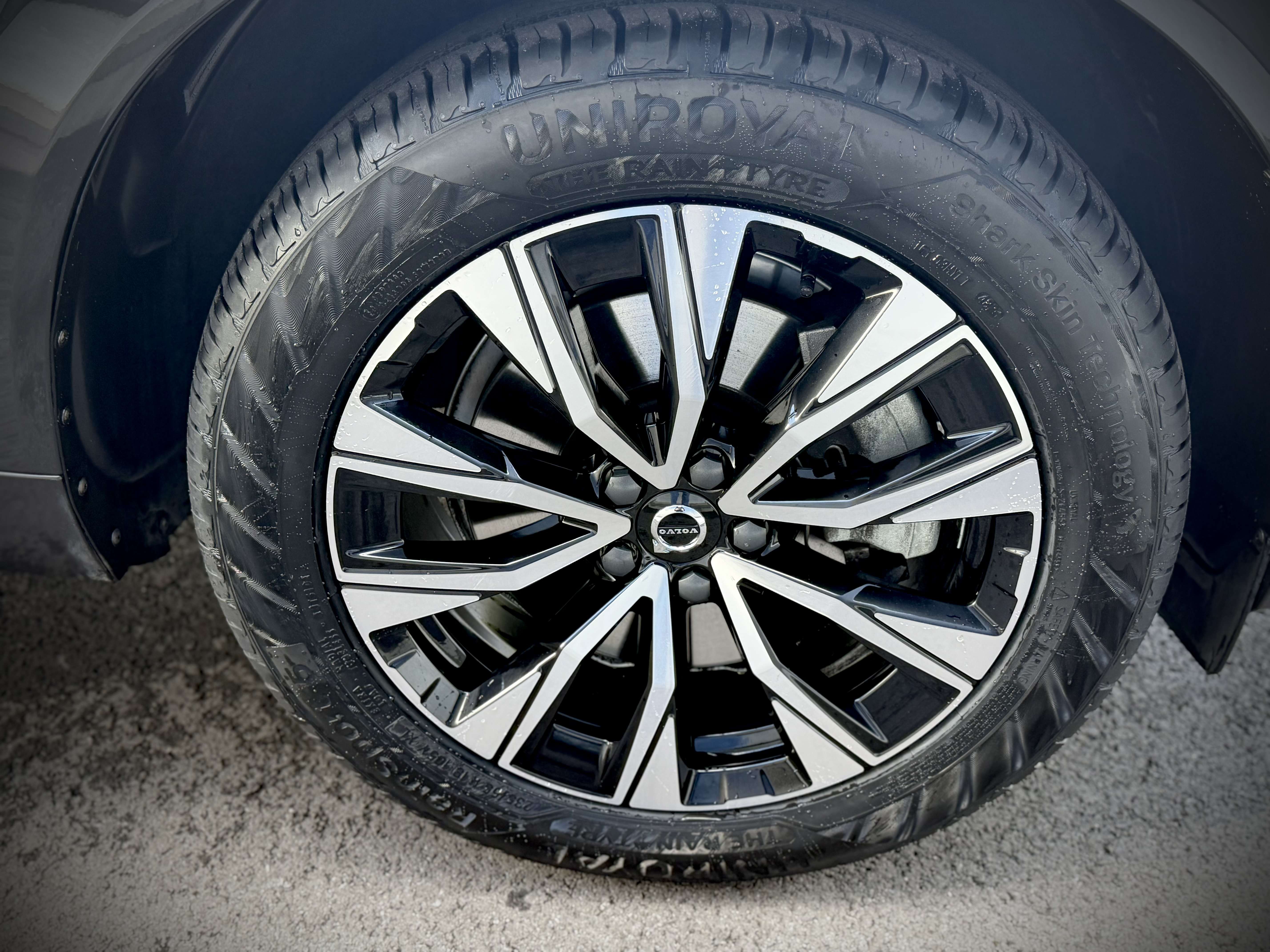 Volvo XC60 XC60 2.0 B4 MHEV  Ultimate Dark
