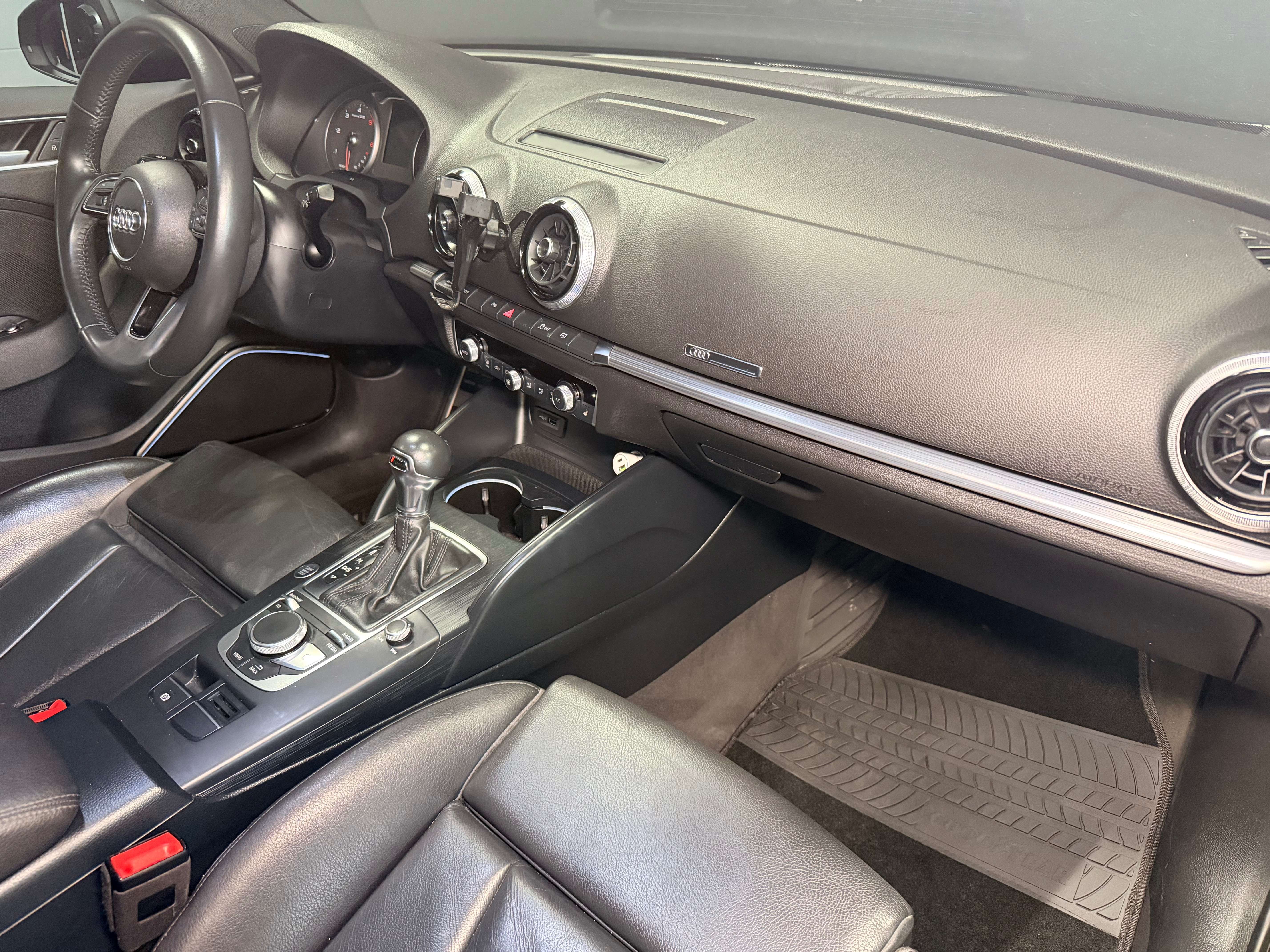 Audi A3 Sportback 30 TDi Business - Bang&Olufsen — S tronic — Toit ouvrant — CarPlay - Cuir