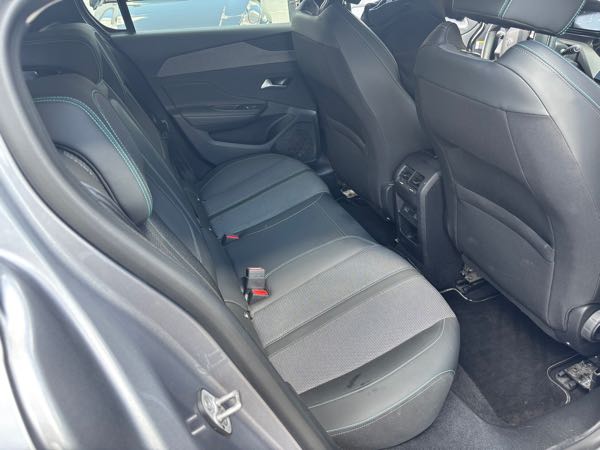 Peugeot 308 III 1.5 BLUEHDI 130 ALLURE PACK AUTO8