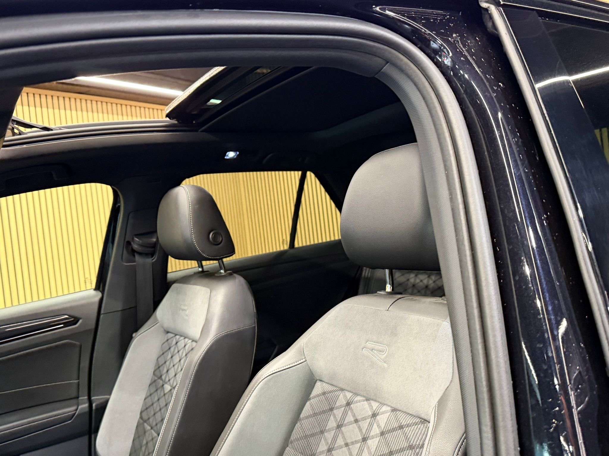 Volkswagen T-Roc 1.0 TSI R-Line * GARANTIE 12 MOIS * 1ER PROPRIÉTAIRE *