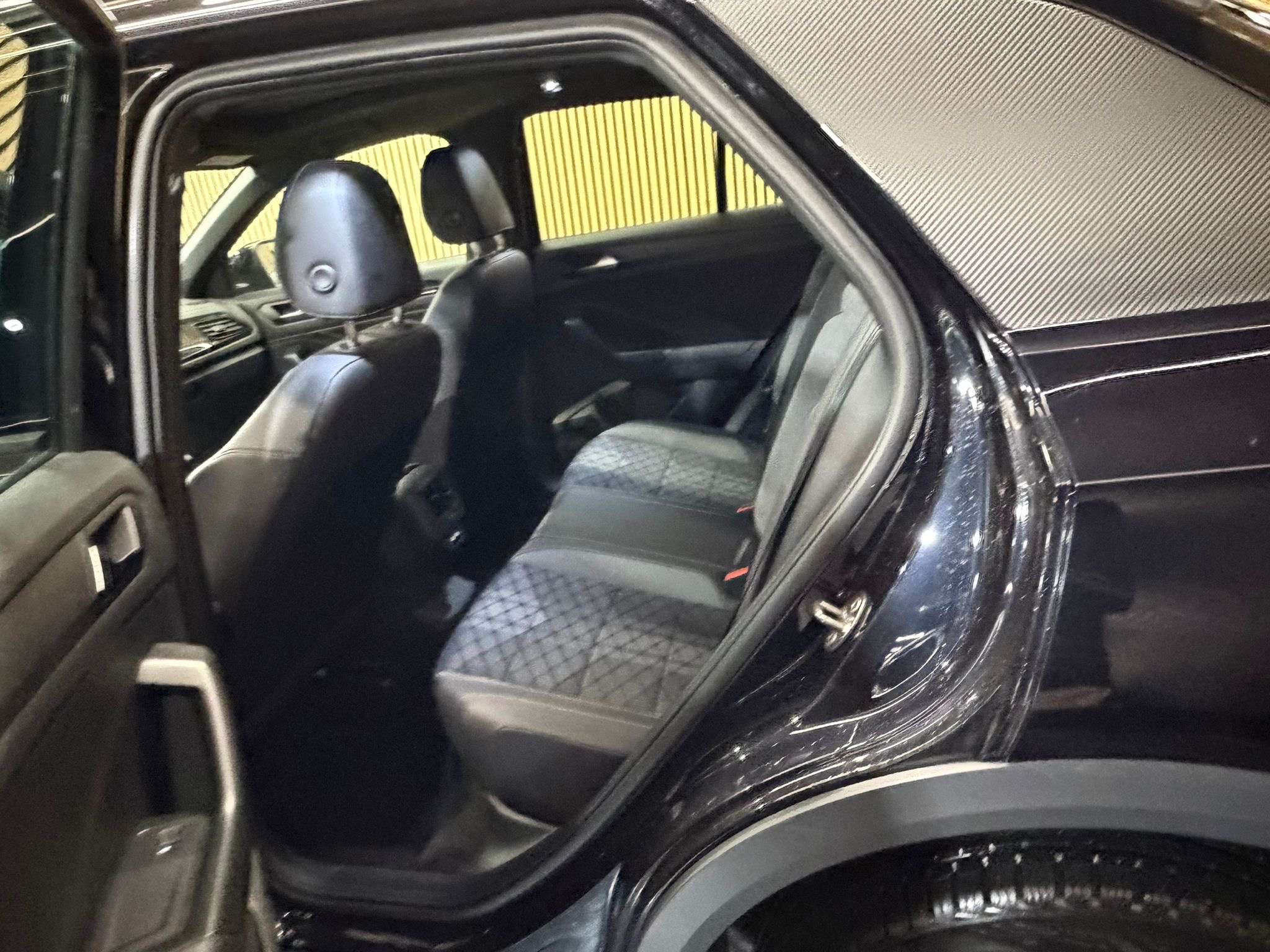 Volkswagen T-Roc 1.0 TSI R-Line * GARANTIE 12 MOIS * 1ER PROPRIÉTAIRE *