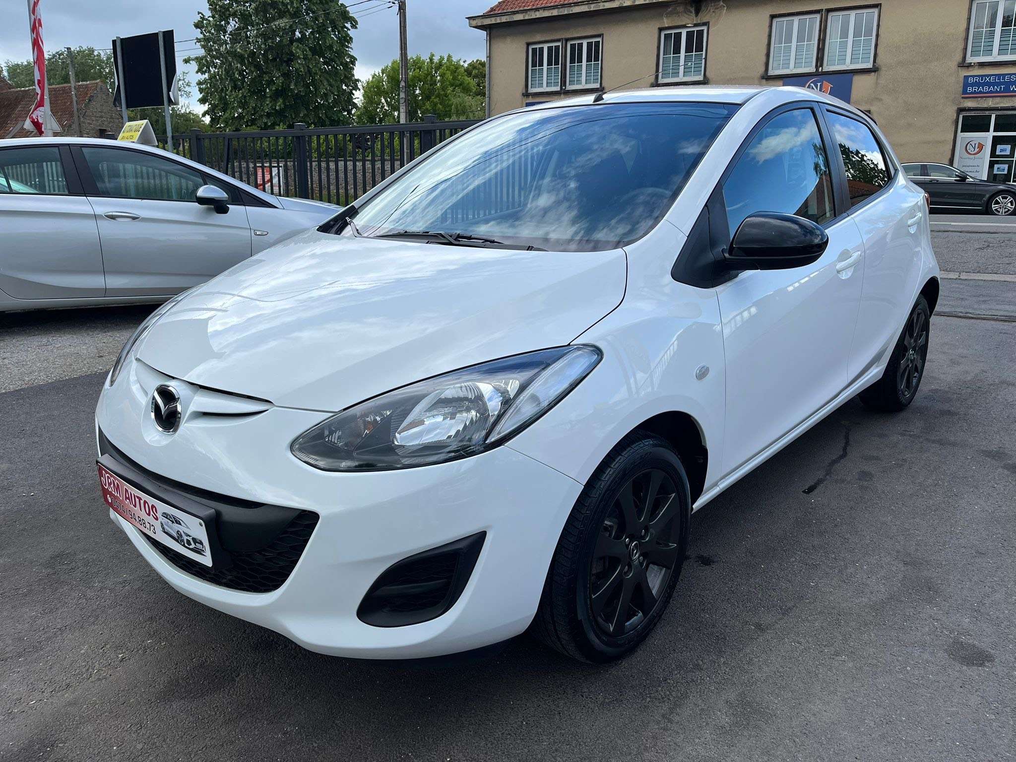 Mazda 2 1.3i Color Edition 1ER PROPRIO !!! 8000KM !!! *** CLIM/JANTES ALU ***