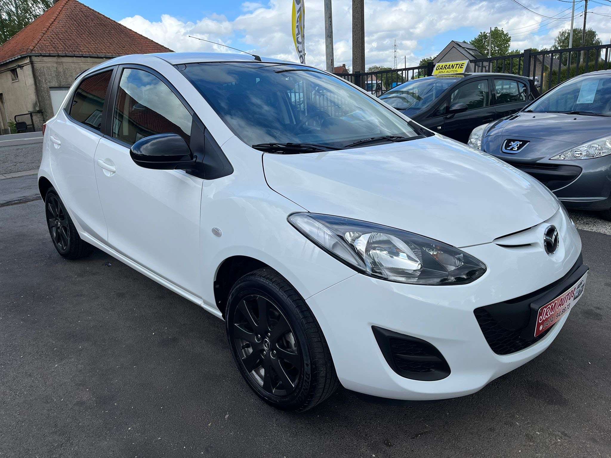 Mazda 2 1.3i Color Edition 1ER PROPRIO !!! 8000KM !!! *** CLIM/JANTES ALU ***