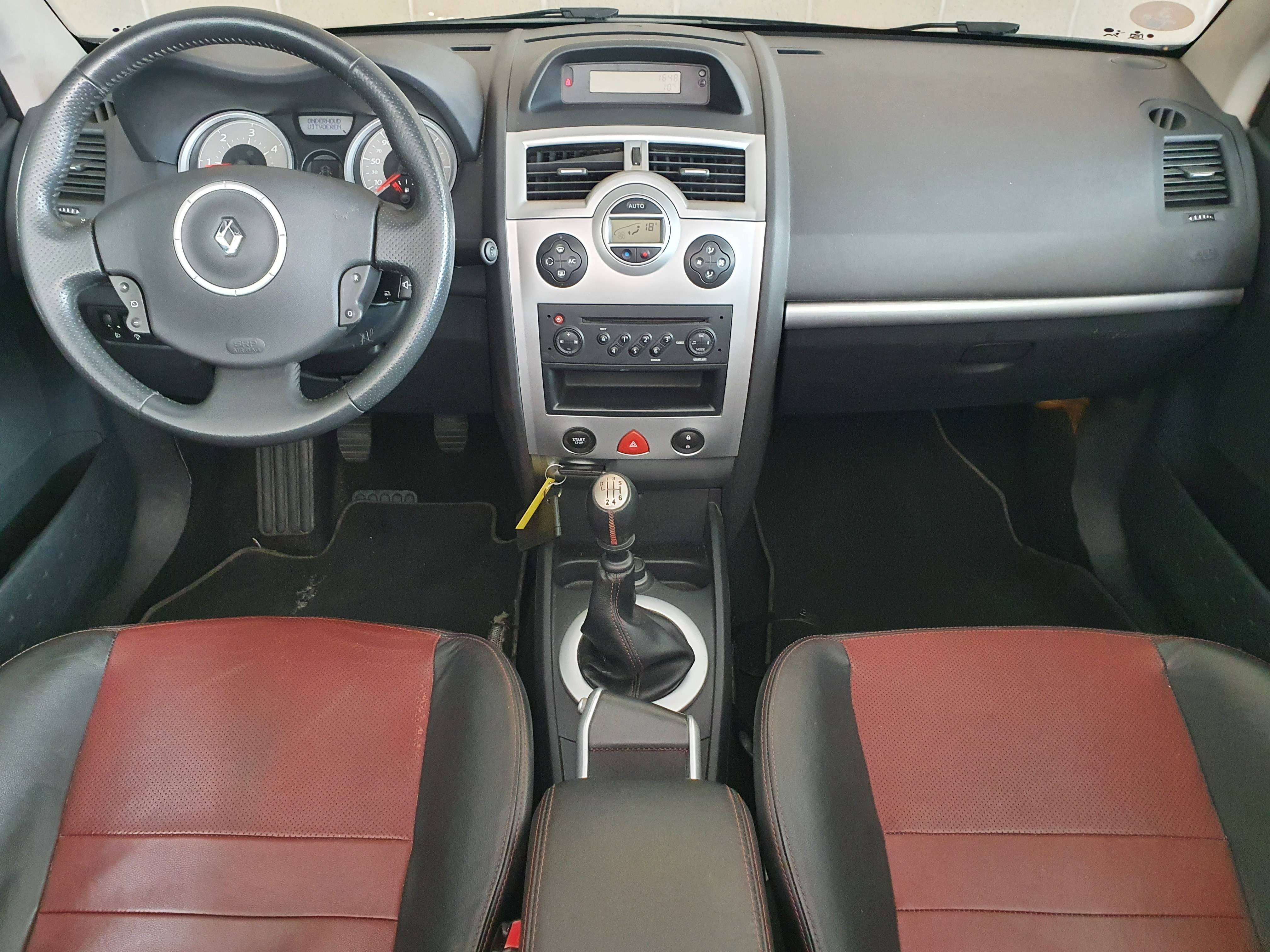 Renault Megane 🟢1.5 DIESEL 106CV - 1ER MAIN - CARIOLET - SIEGES CHAUFFANTS