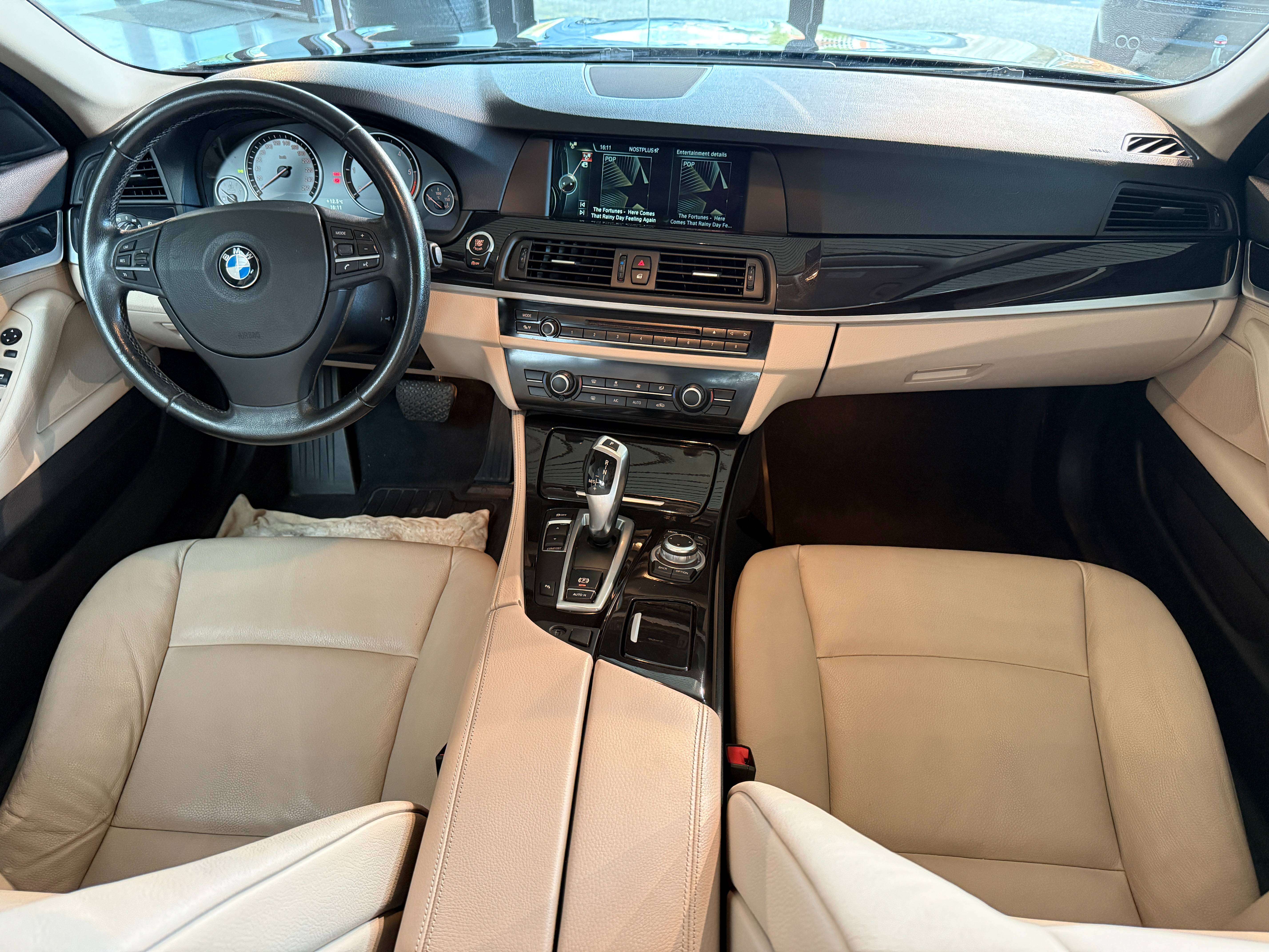 BMW 520 dA BERLINE DIVIDUAL KLEUR EN VELGEN* 1STE EIGENAAR