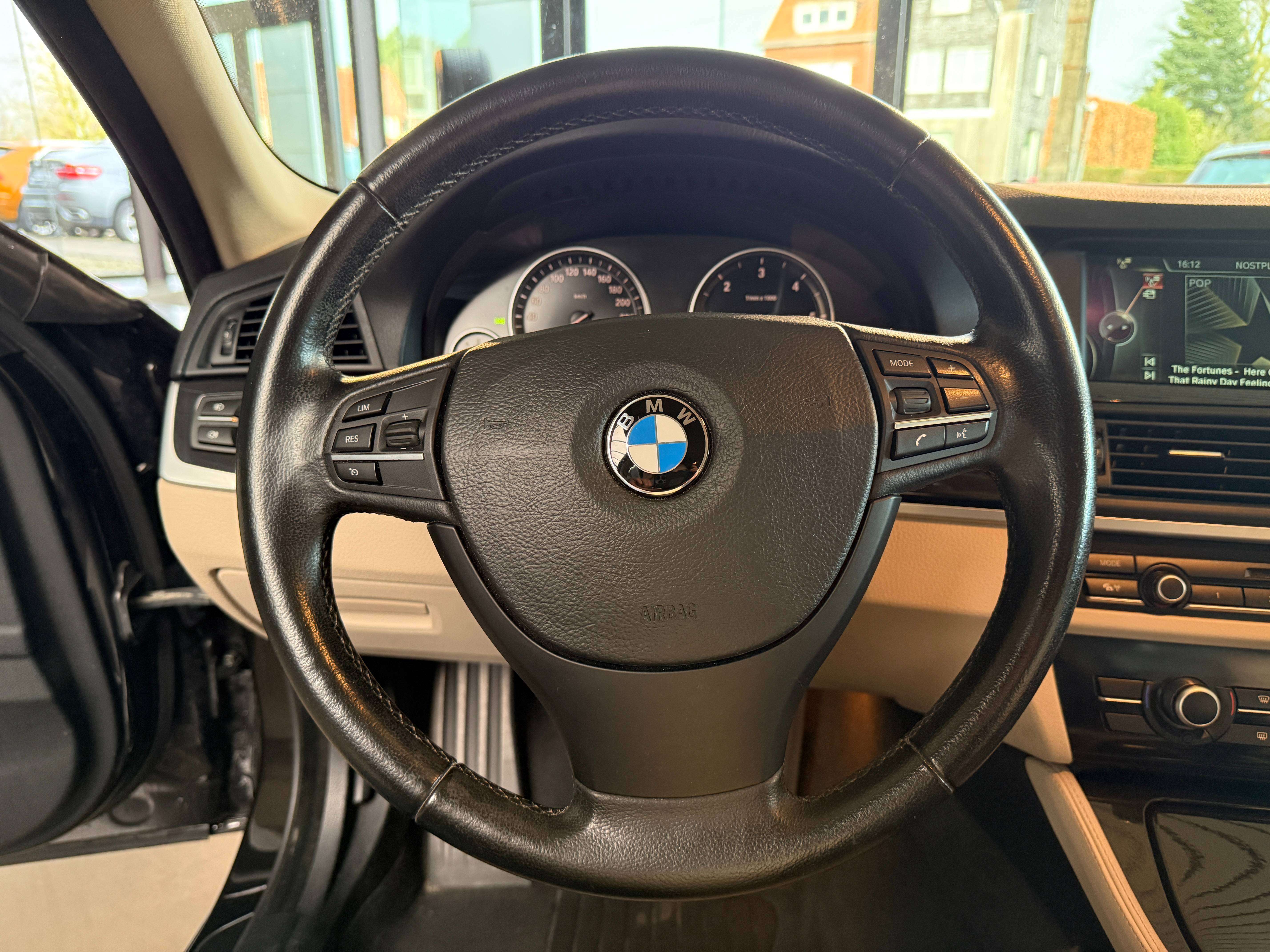 BMW 520 dA BERLINE DIVIDUAL KLEUR EN VELGEN* 1STE EIGENAAR