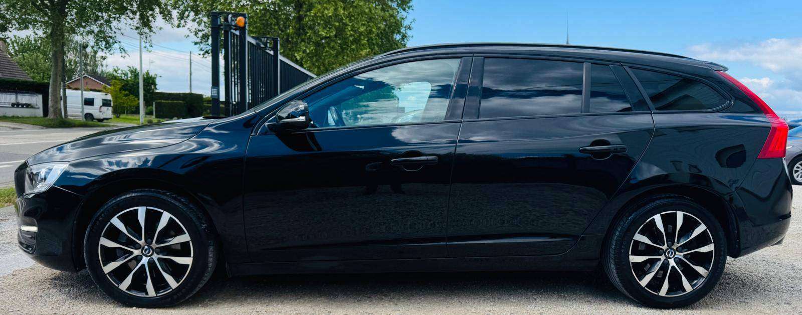 Volvo V60 V60 2.0 D2 Eco Momentum euro6B Garantie 12 mois