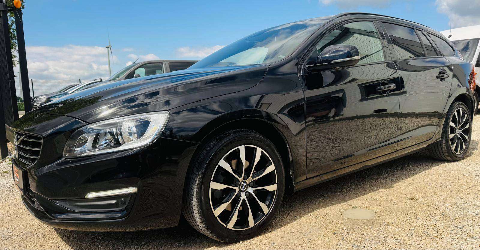 Volvo V60 V60 2.0 D2 Eco Momentum euro6B Garantie 12 mois
