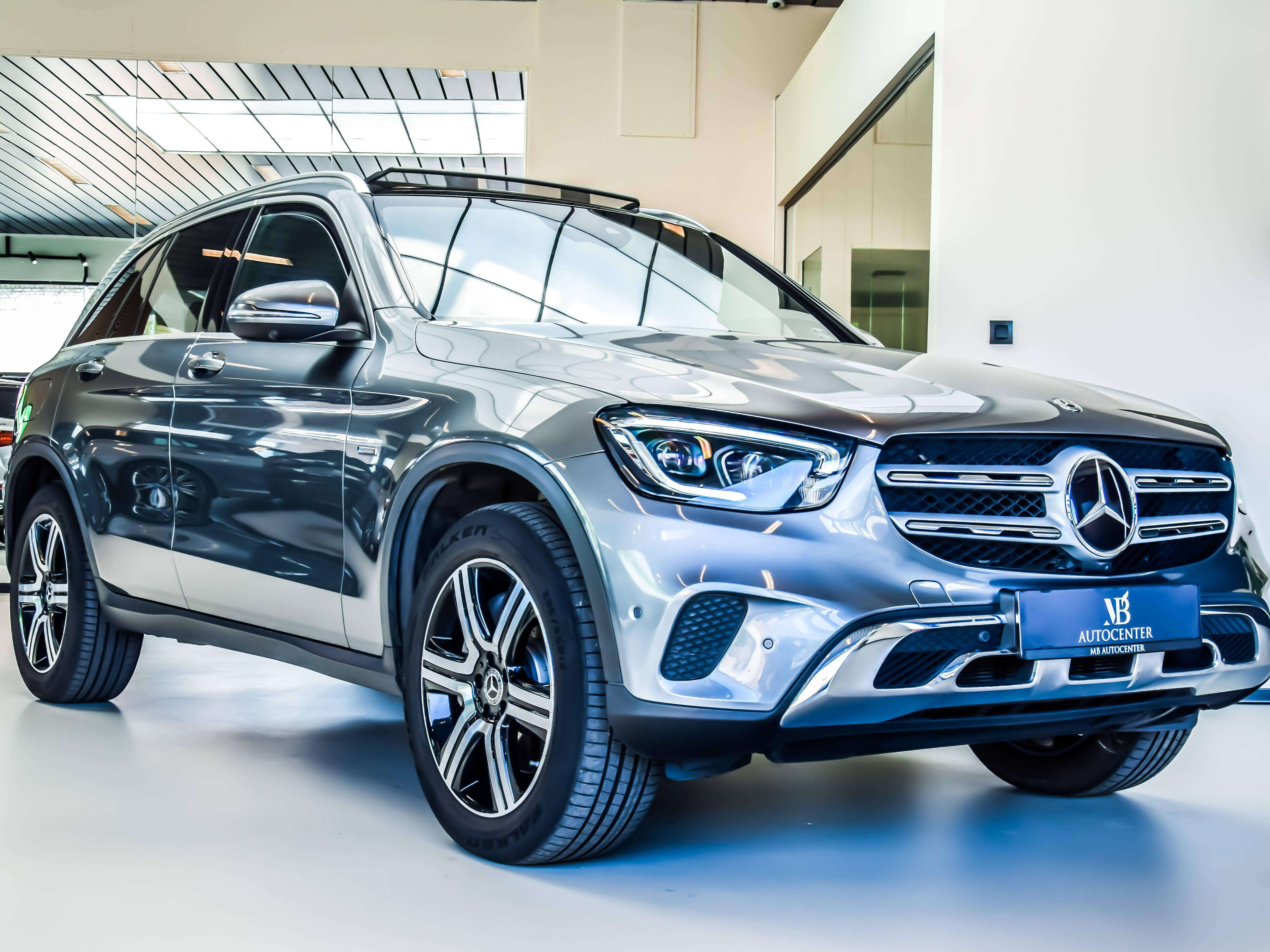 Mercedes-Benz GLC 300 e 4-Matic PHEV AMG int. 06/2020 - Full Option!!