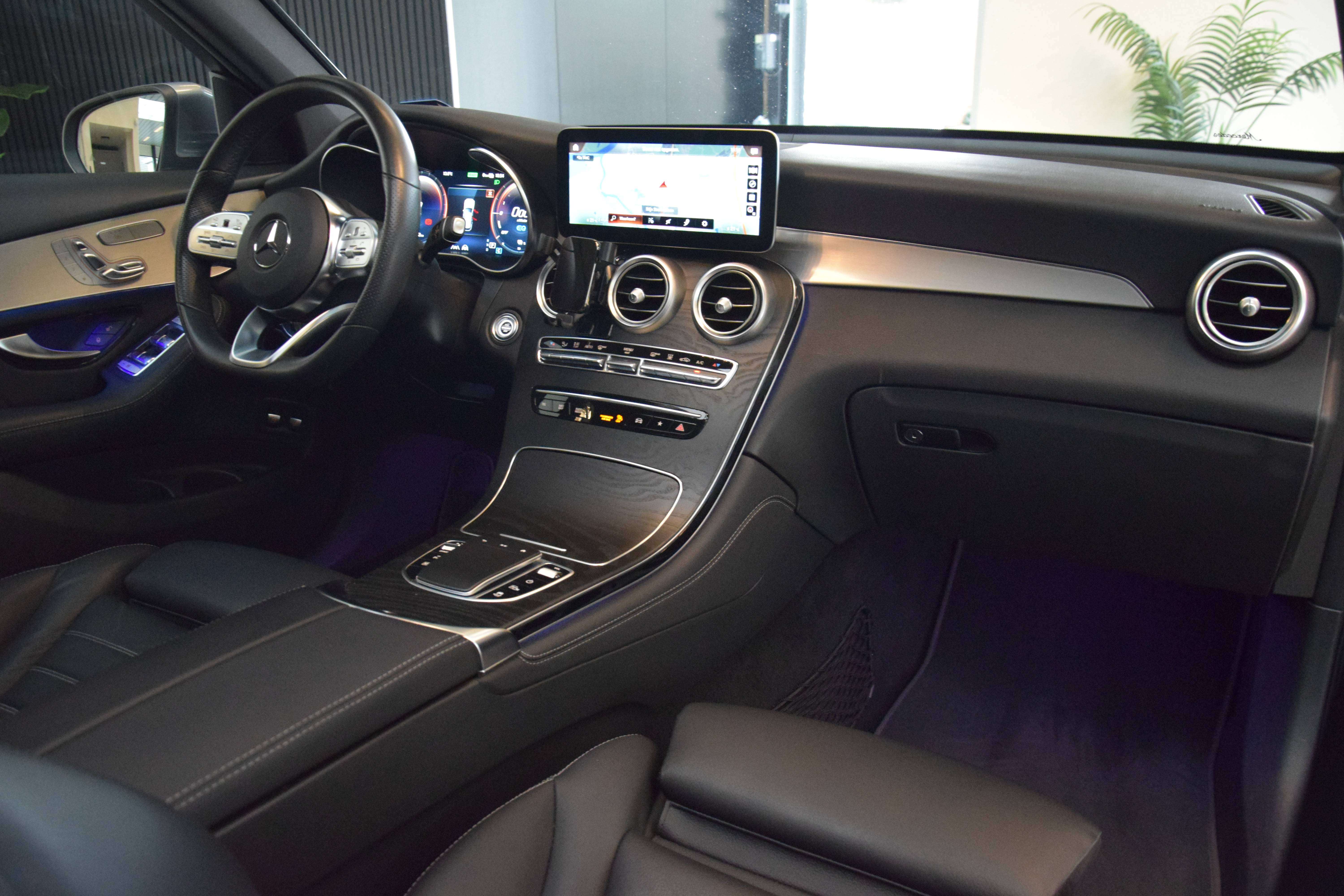 Mercedes-Benz GLC 300 e 4-Matic PHEV AMG int. 06/2020 - Full Option!!