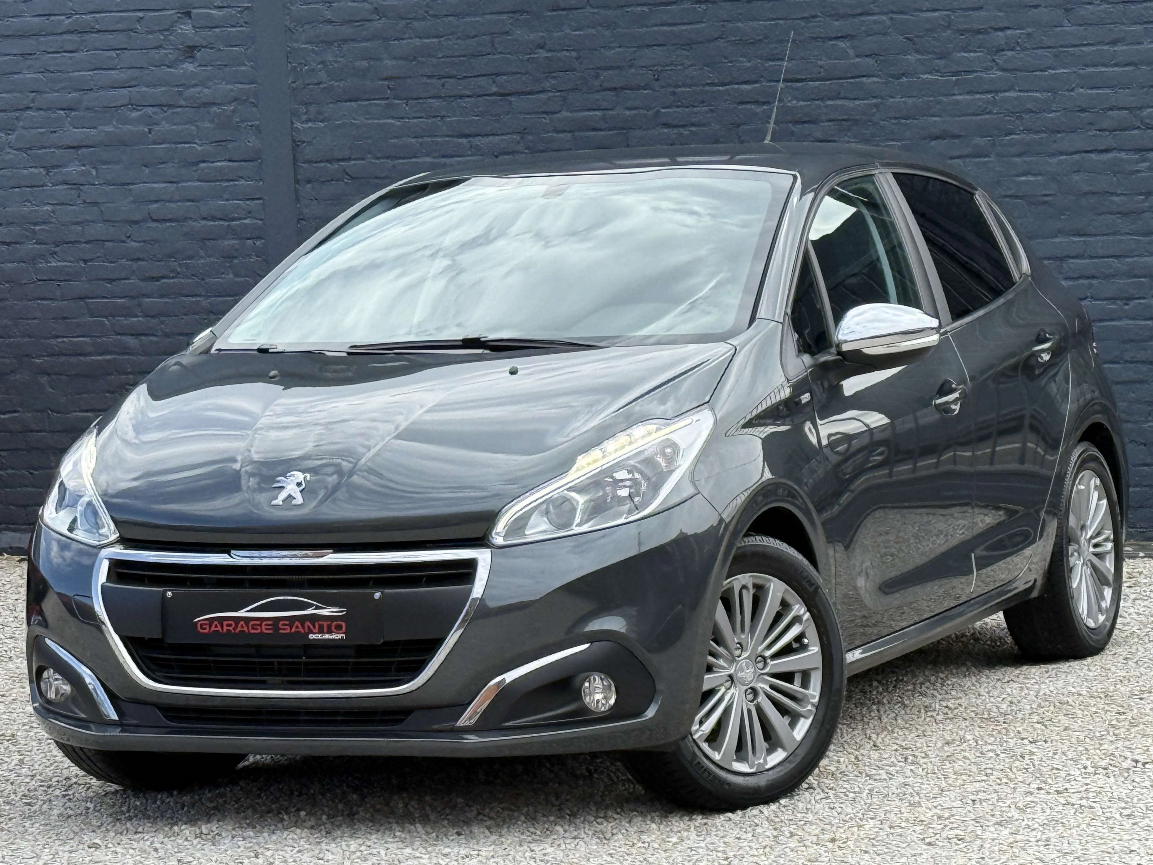 Peugeot 208 208 1.2i Style /CarPlay/Navi/Led/Garantie/
